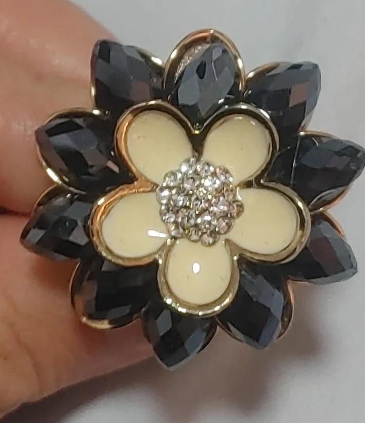 Flower Ring with Black and Cream Accents