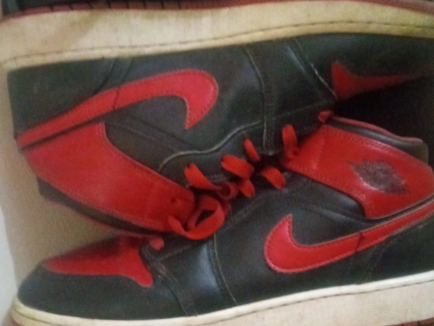 Air Jordan 1 Mid Sneakers