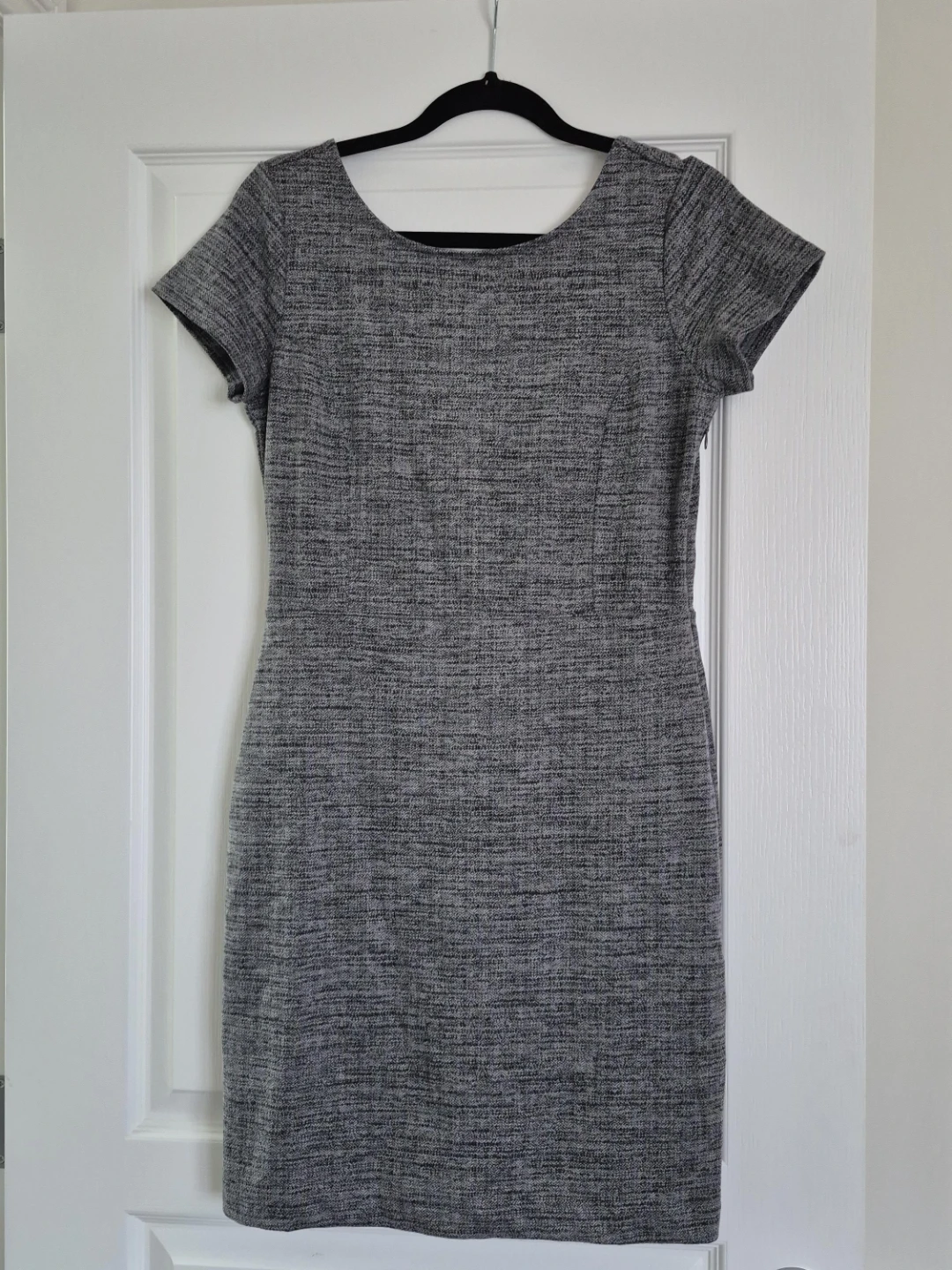 Banana Republic Grey Textured Sheath Dress Size 6