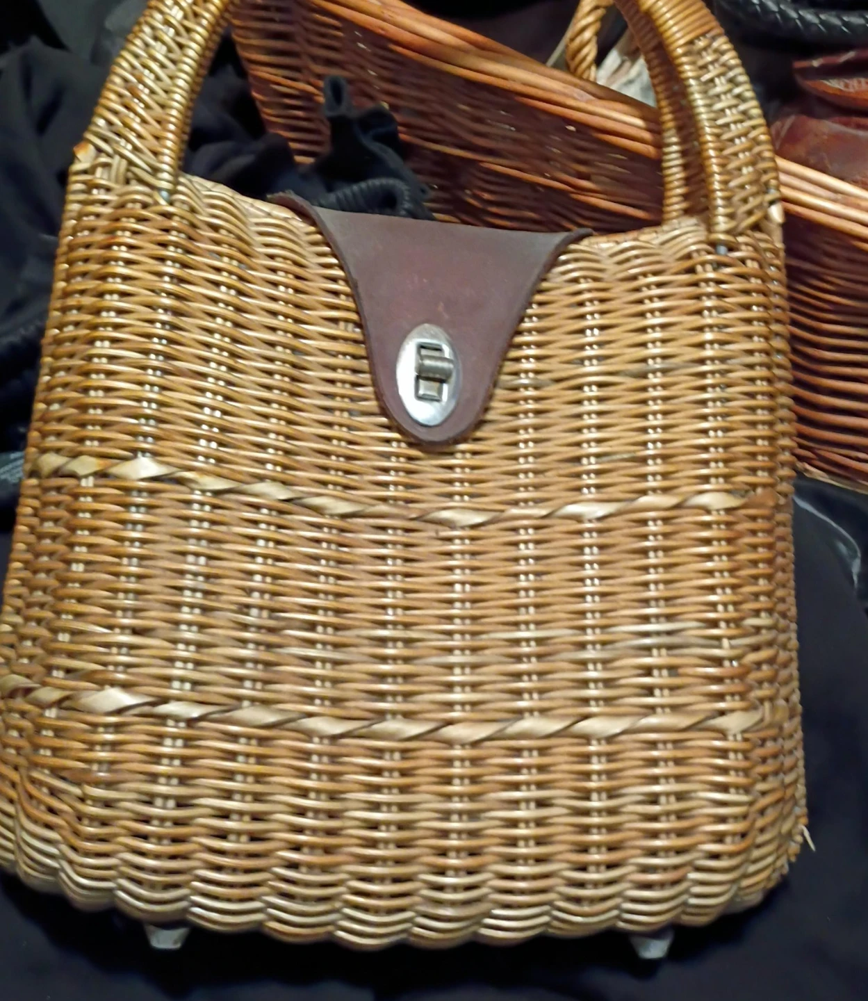 Wicker Handbag with Brown Leather Clasp