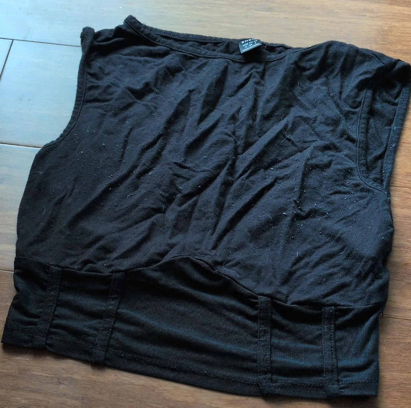SHEIN Black Sleeveless Cropped Top