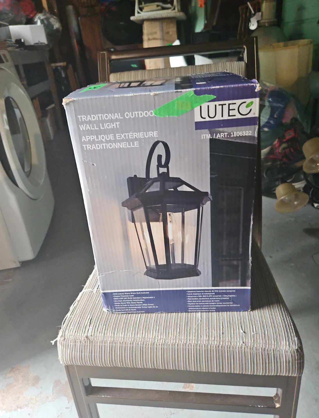Lutec Traditional Outdoor Wall Light
