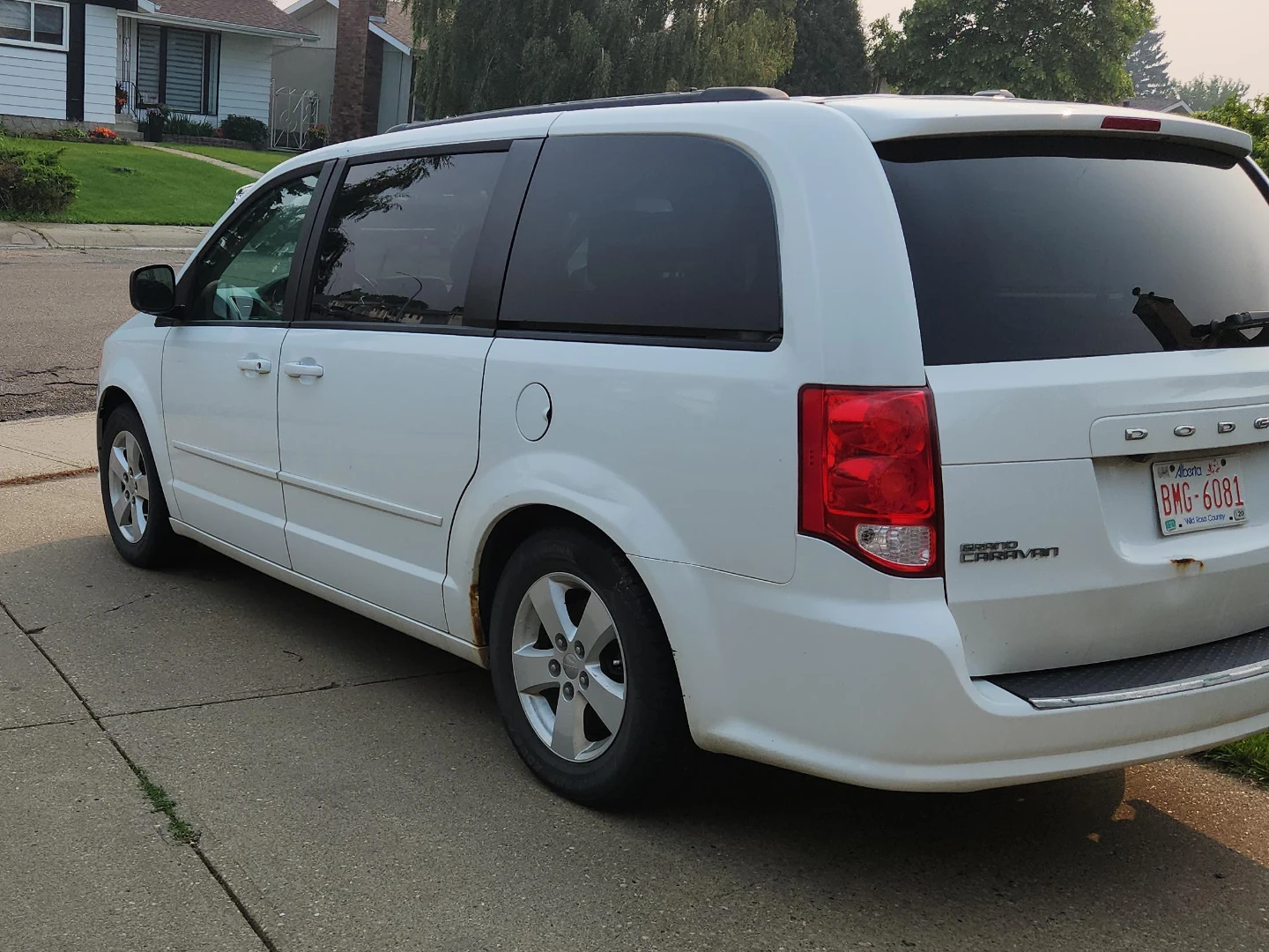 White Dodge Grand Caravan