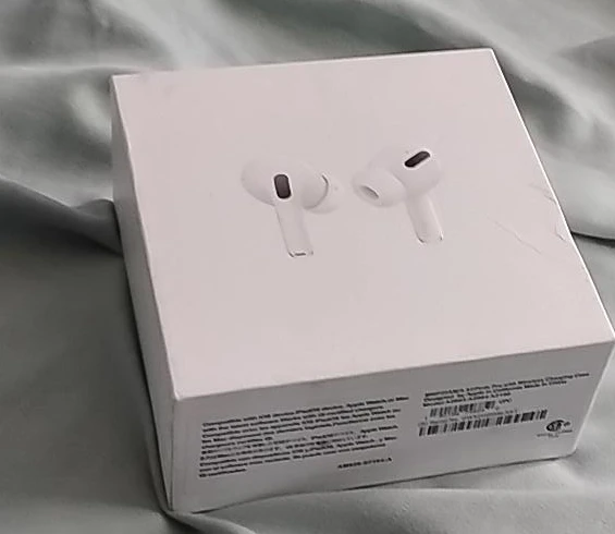 Apple AirPods Pro (2nd Gen) with MagSafe Charging Case
