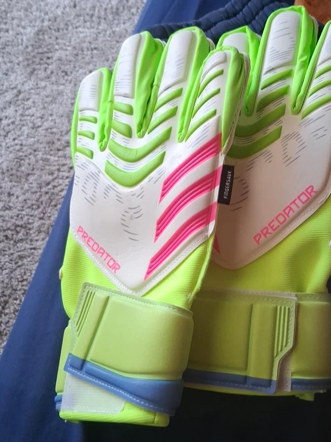 Adidas Predator Goalie Gloves