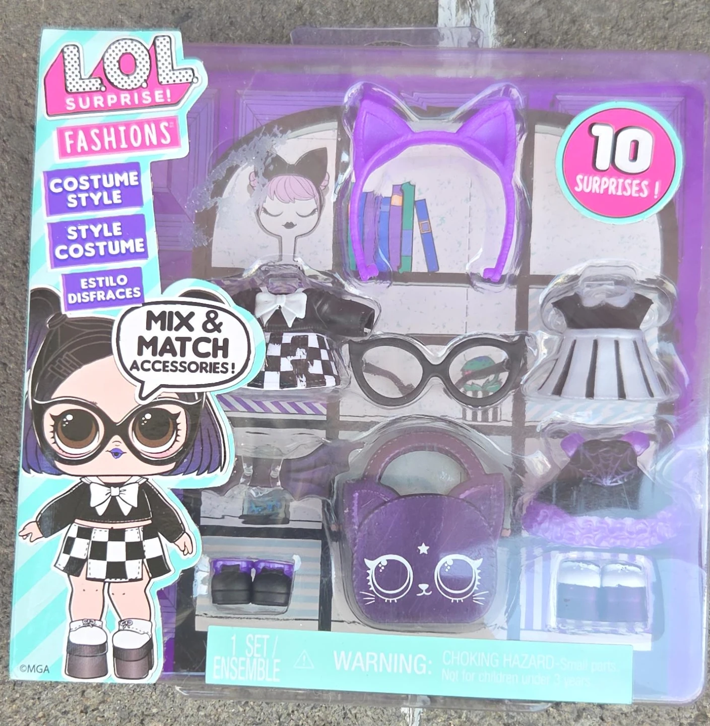 LOL Surprise! Fashions Costume Style Doll with 10 Surprises