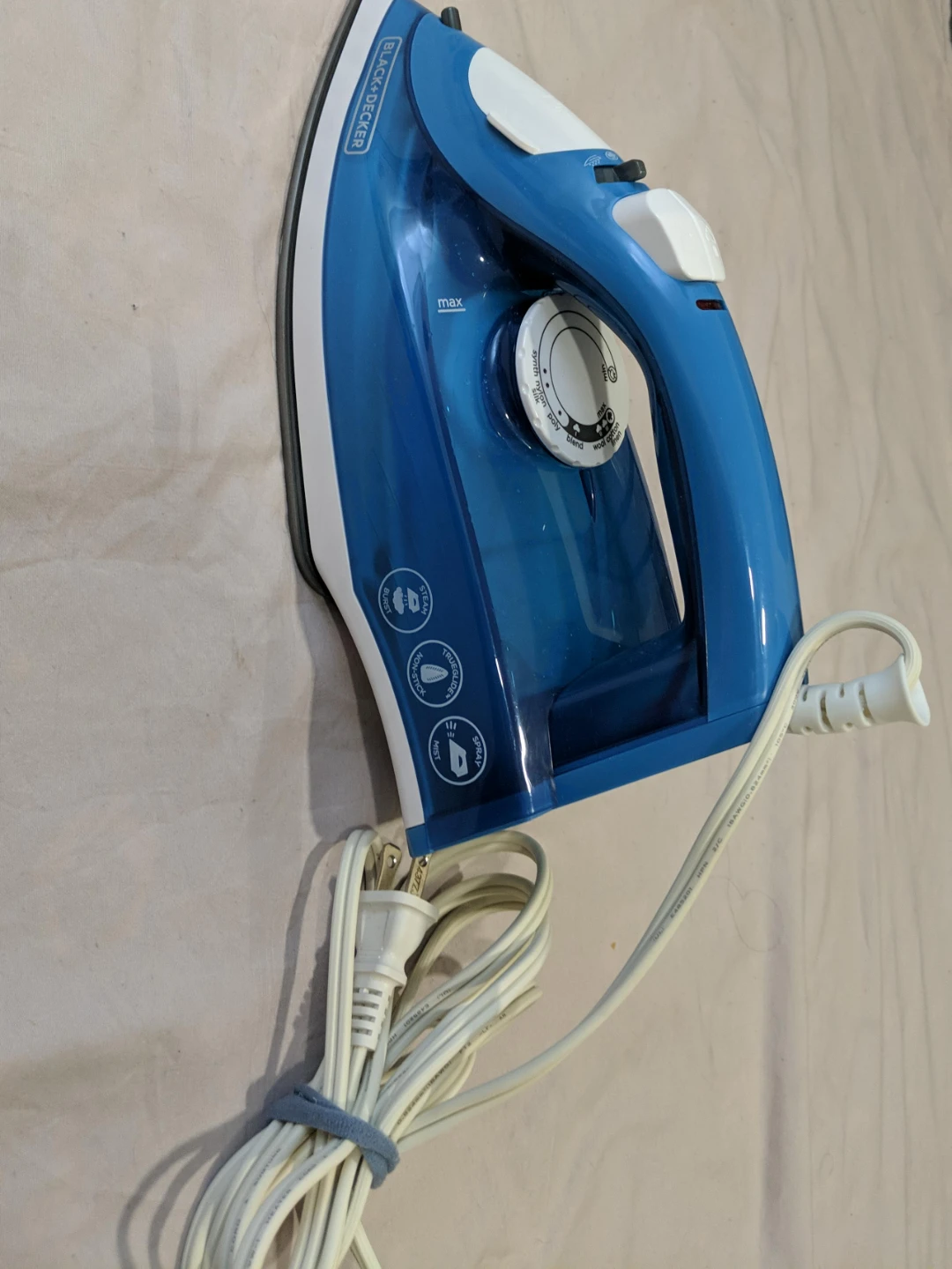 Black+Decker Blue Steam Iron
