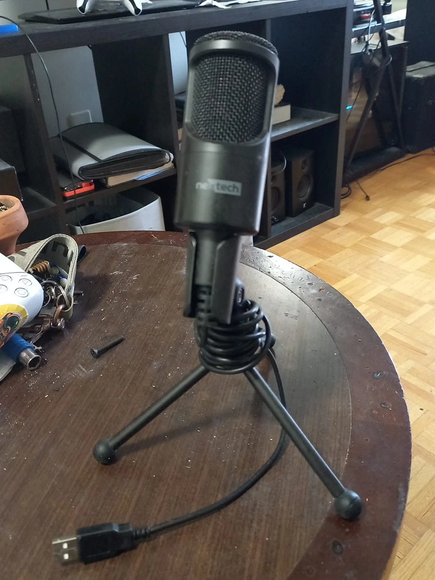 Nextech USB Microphone with Tripod Stand