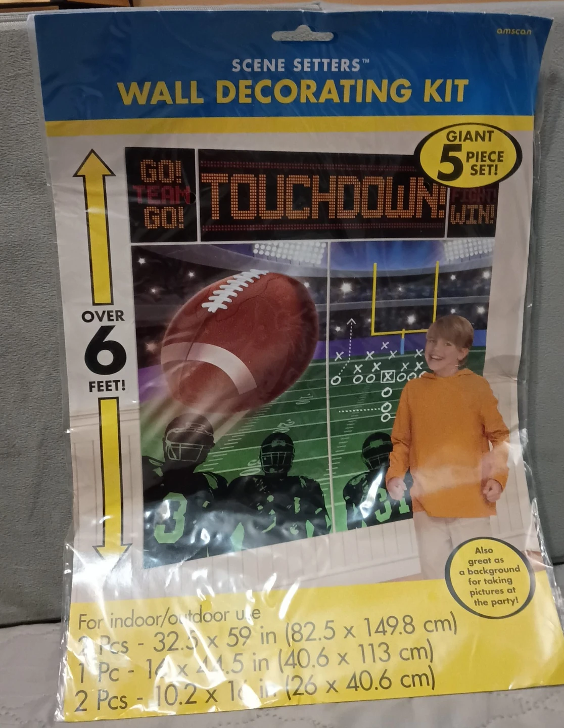 Scene Setters Football Touchdown Wall Decorating Kit