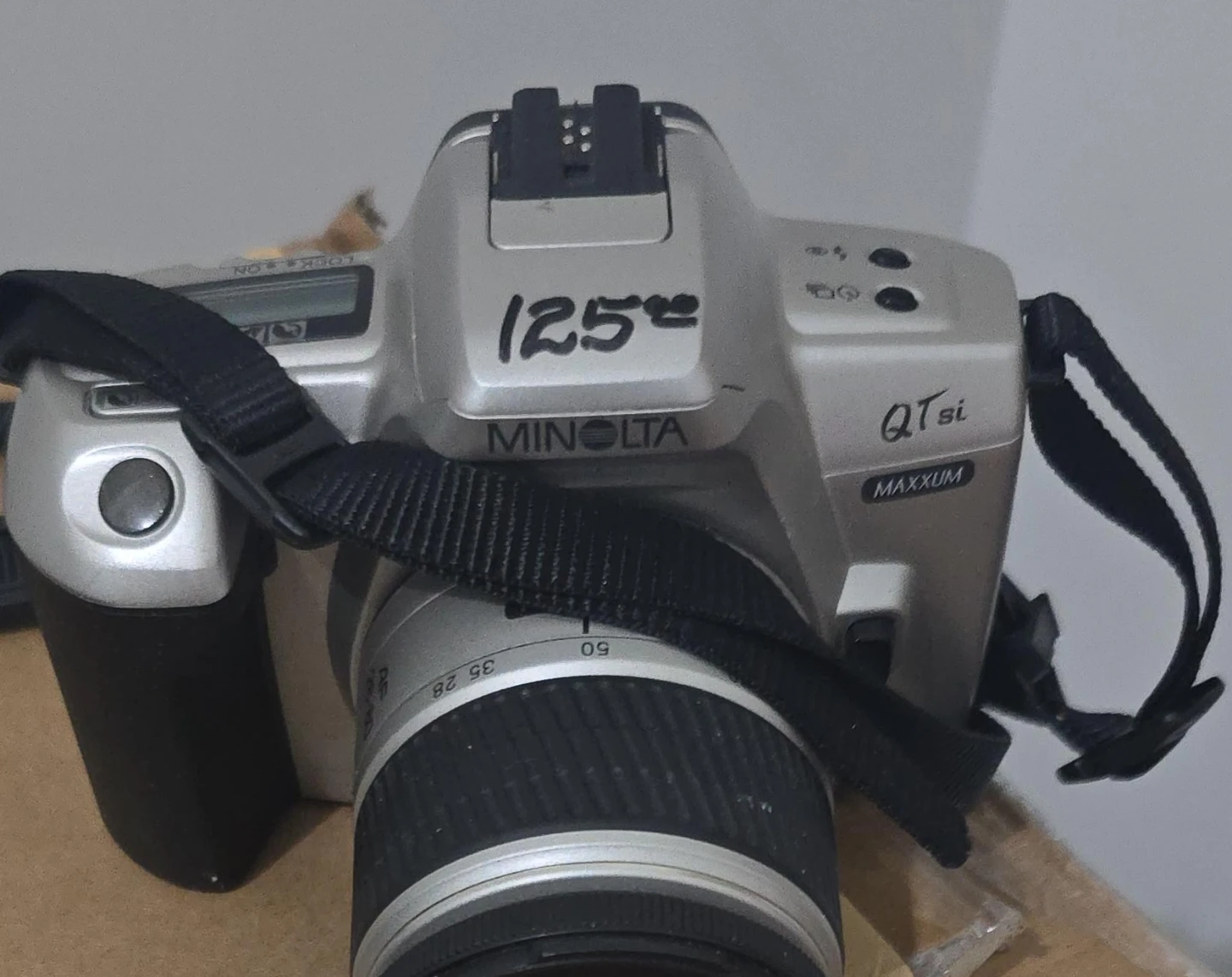 Minolta QTsi Maxxum 35mm Film Camera