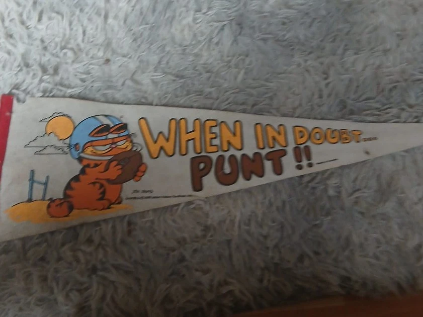 Garfield "When In Doubt Punt" Pennant