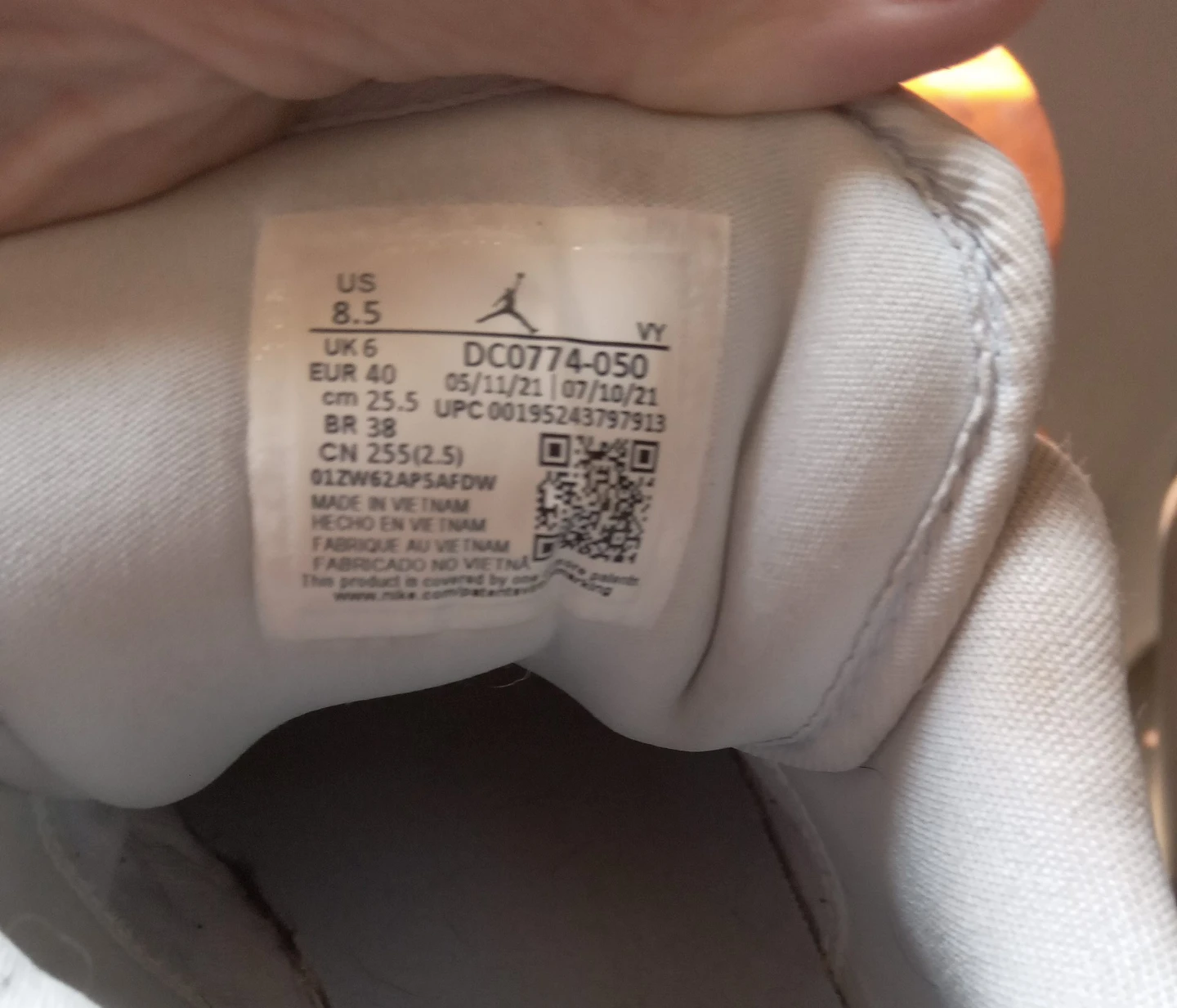 Jordan 1 Mid SE