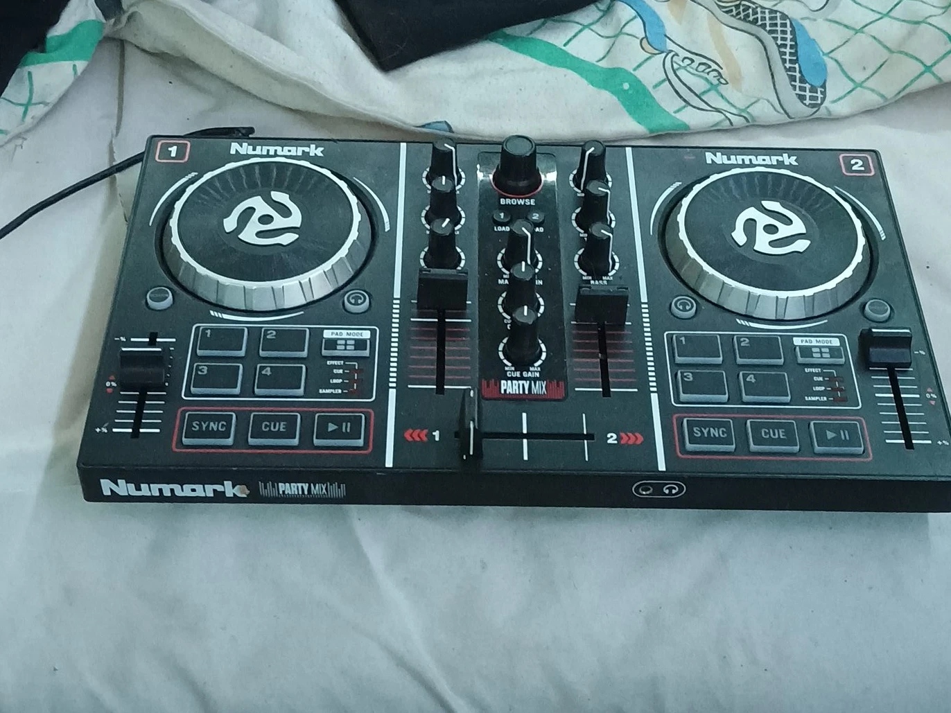 Numark Party Mix DJ Controller