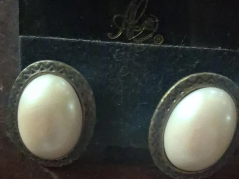 Vintage Oval Pearl Earrings