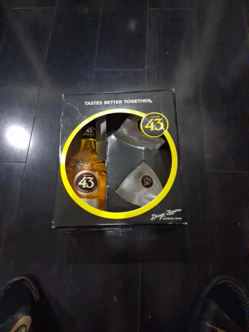 Licor 43 Gift Set with 2 Glasses