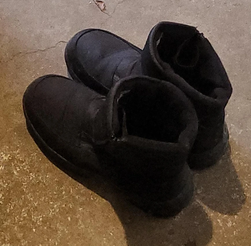 Black Puffer Winter Boots with Zipper