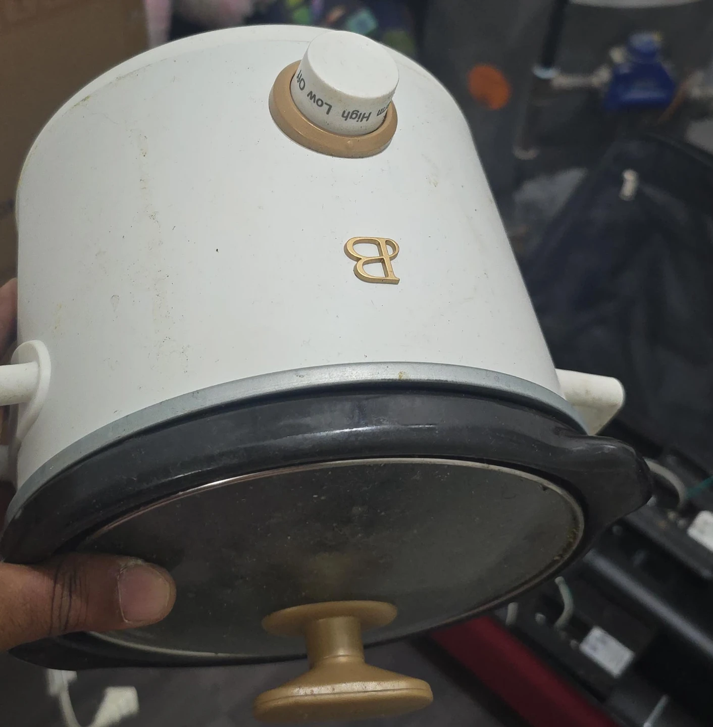 White Slow Cooker