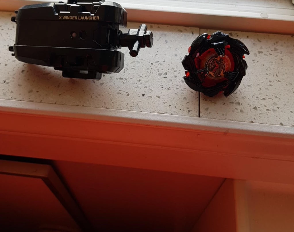 X Winder Launcher with Beyblade