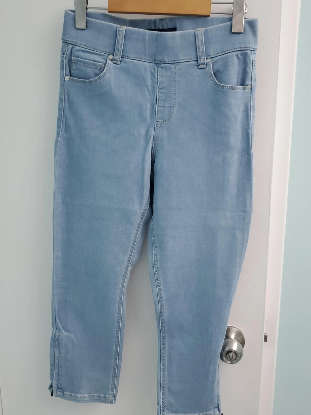 Moving Sale!!! Light Wash Denim Capris with Zipper Ankle Detail
