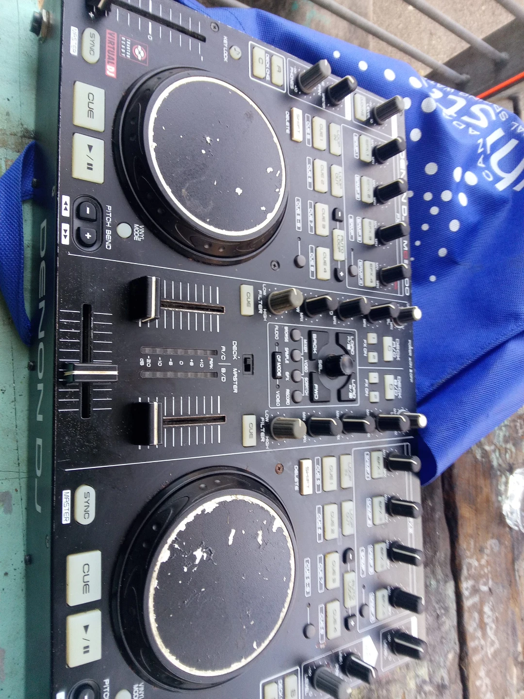 Denon DJ Virtual DJ Controller
