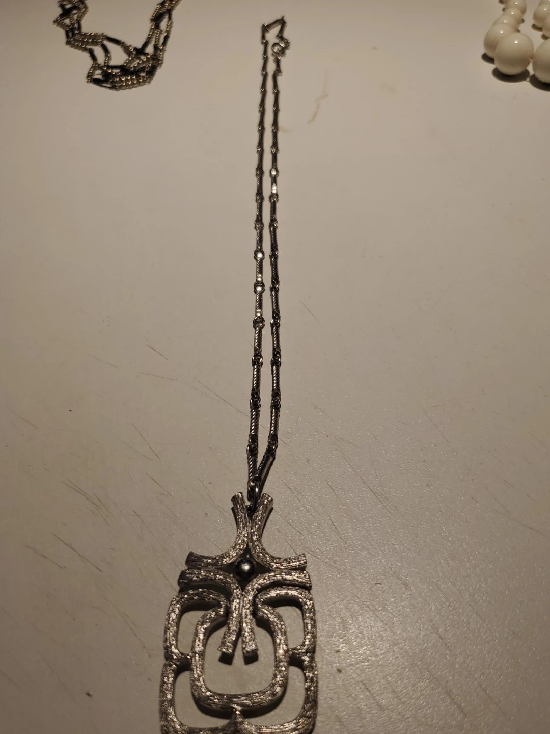 Silver Tone Pendant Necklace