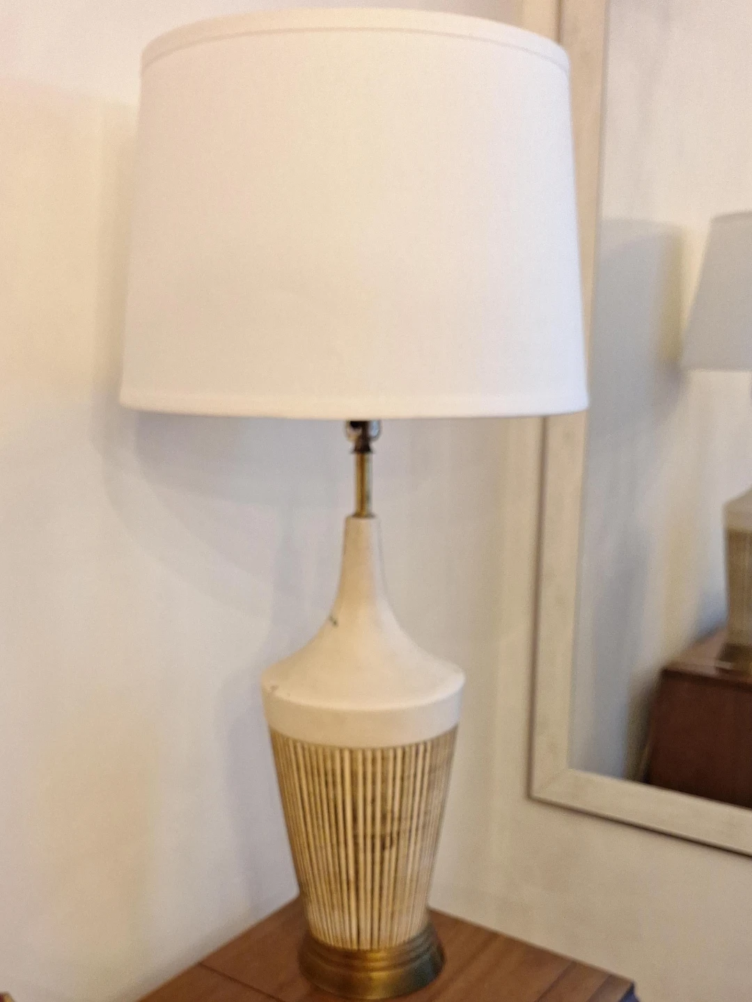 Mid-century style table lamp