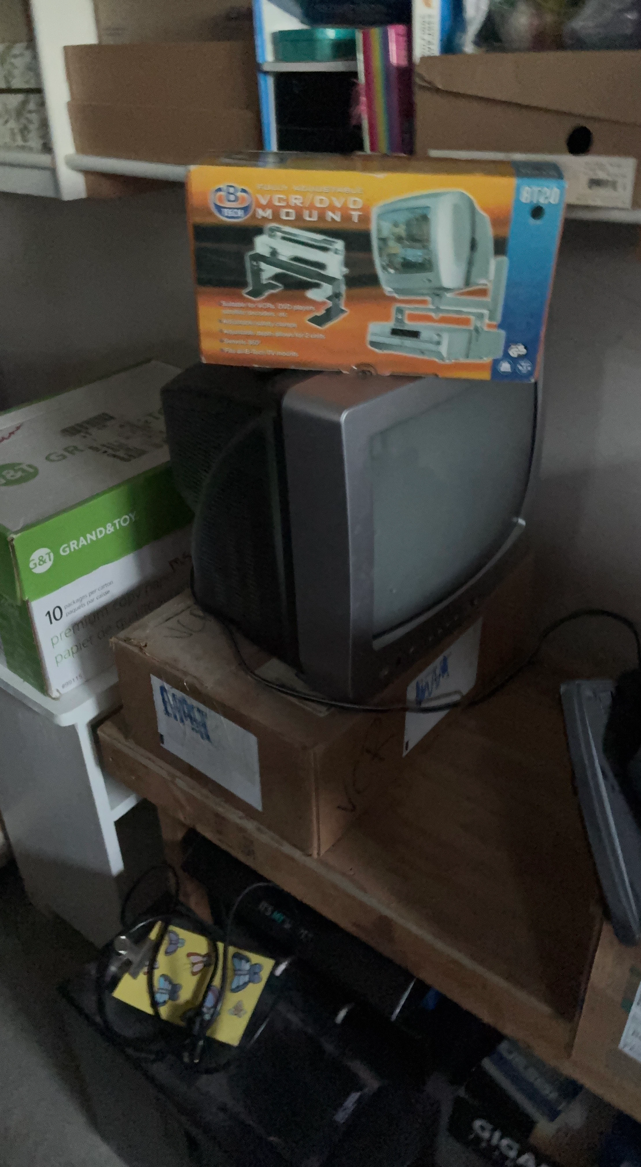TV / VCR / DVD Mount