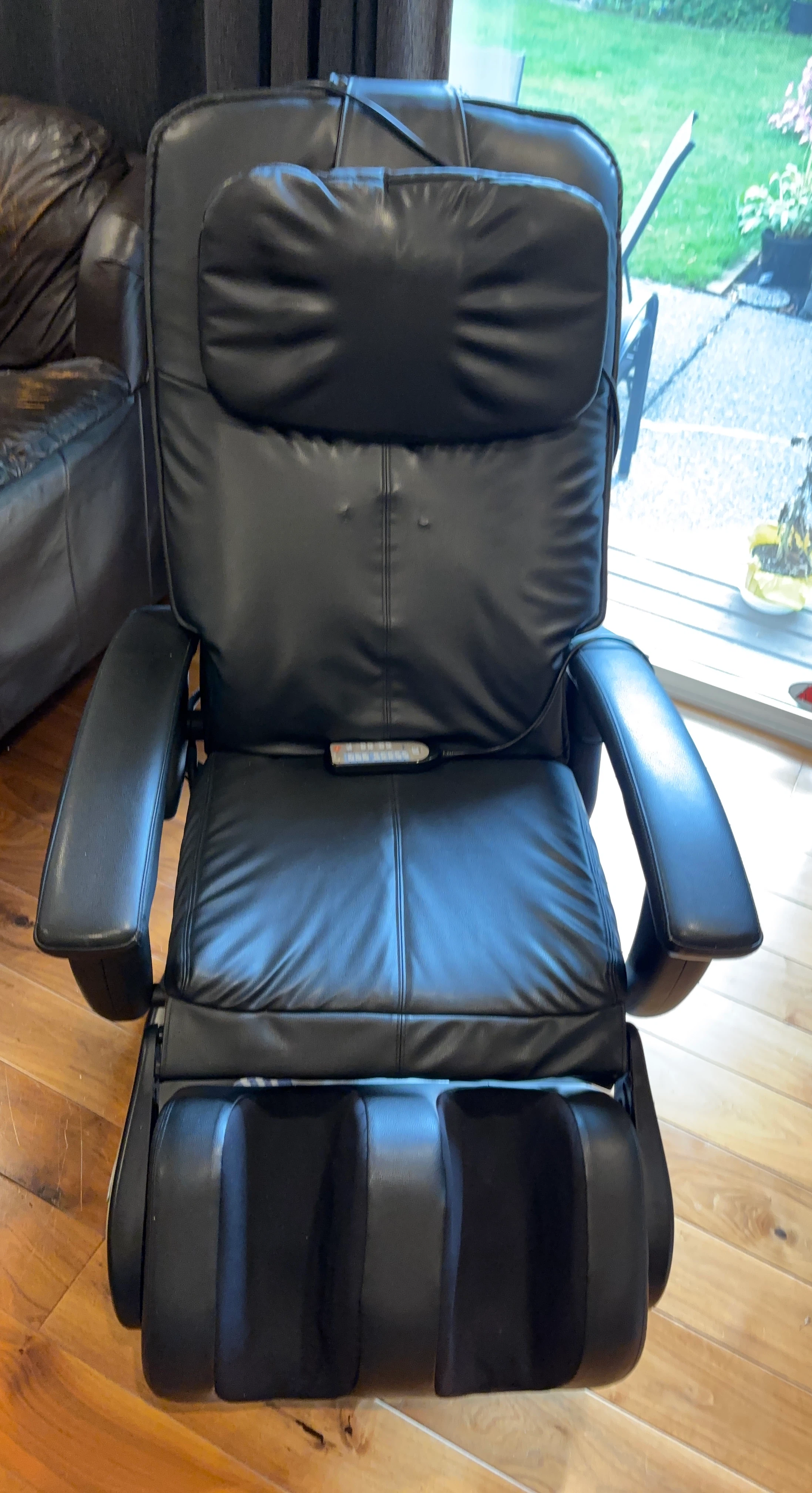 Black Leather Massage Chair with Footrest