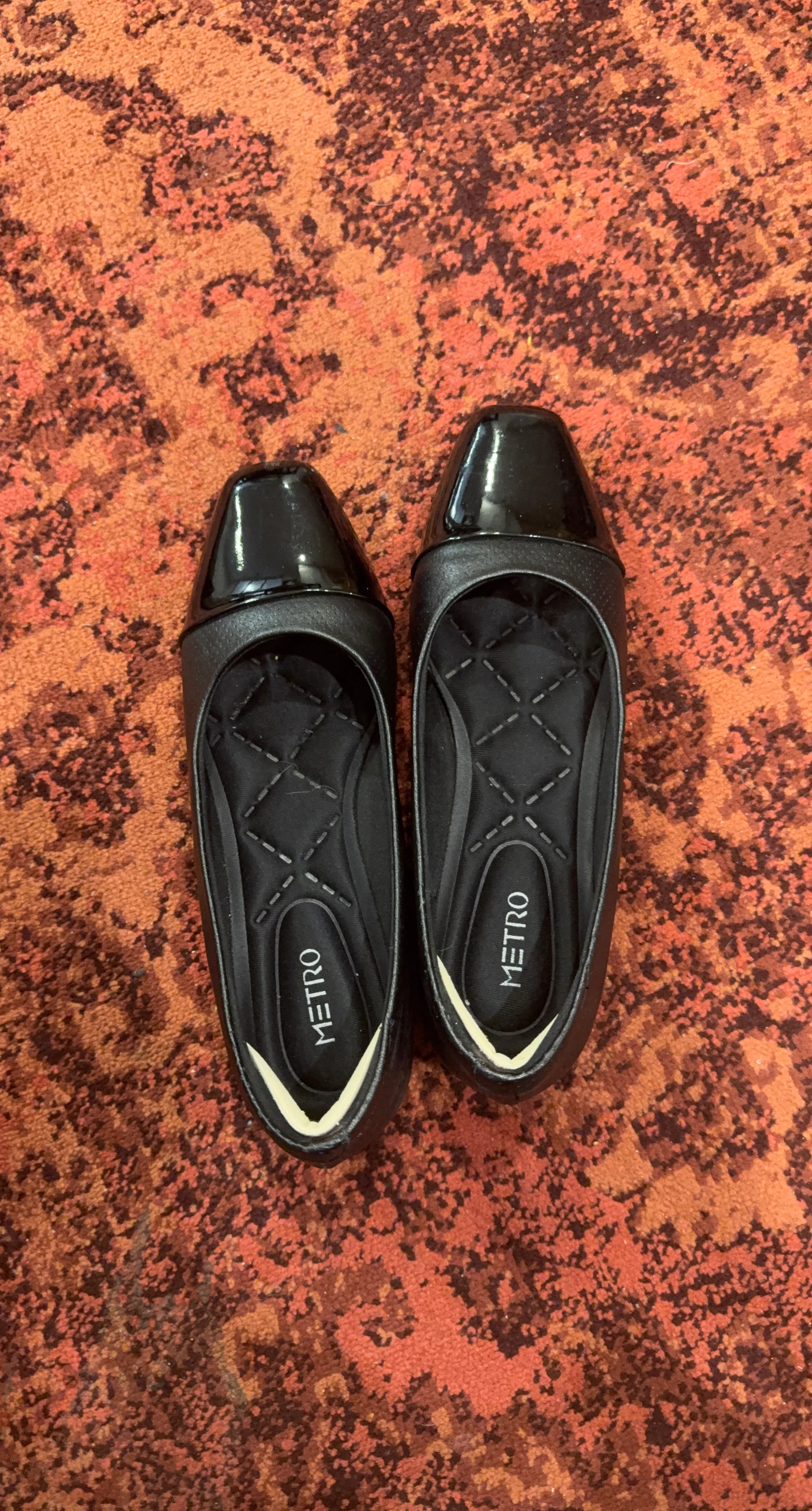 Black Ballet Flats