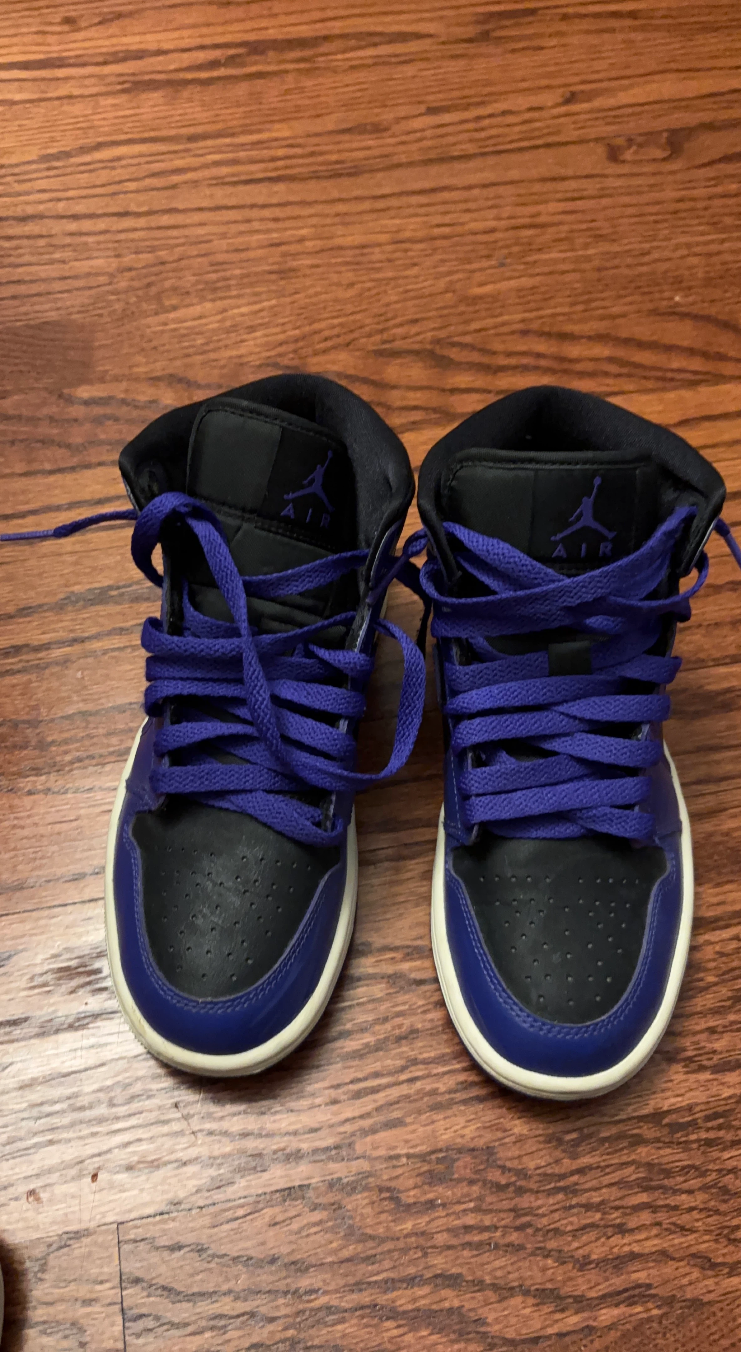 Air Jordan 1 Mid Sneakers