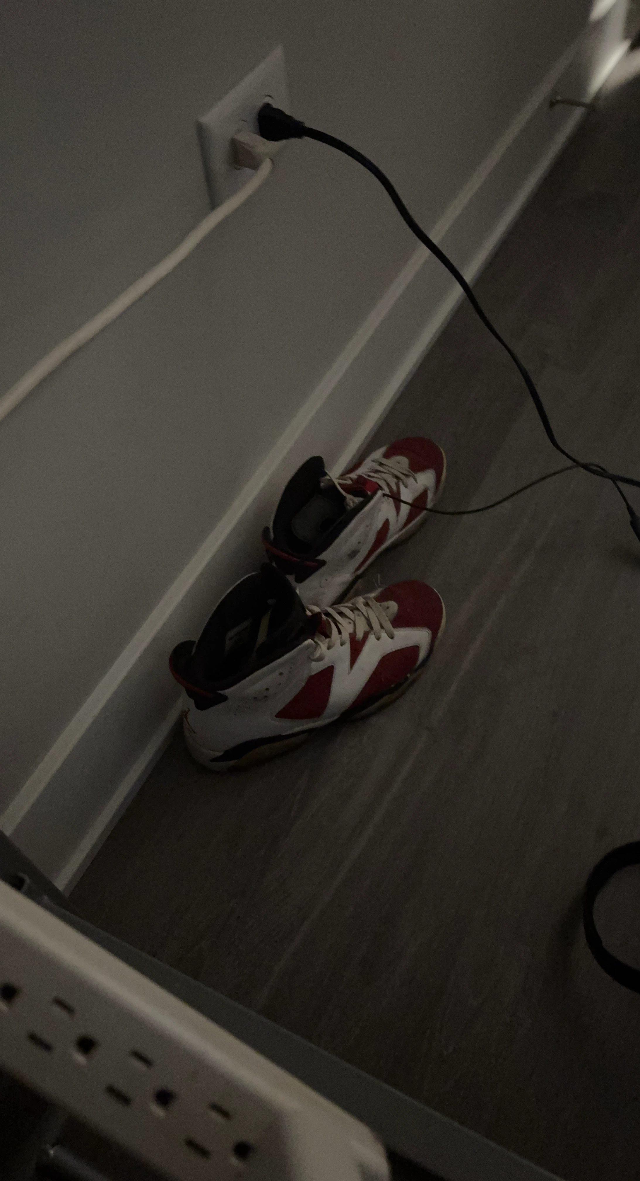 Nike Air Jordan 6 Retro Sneakers