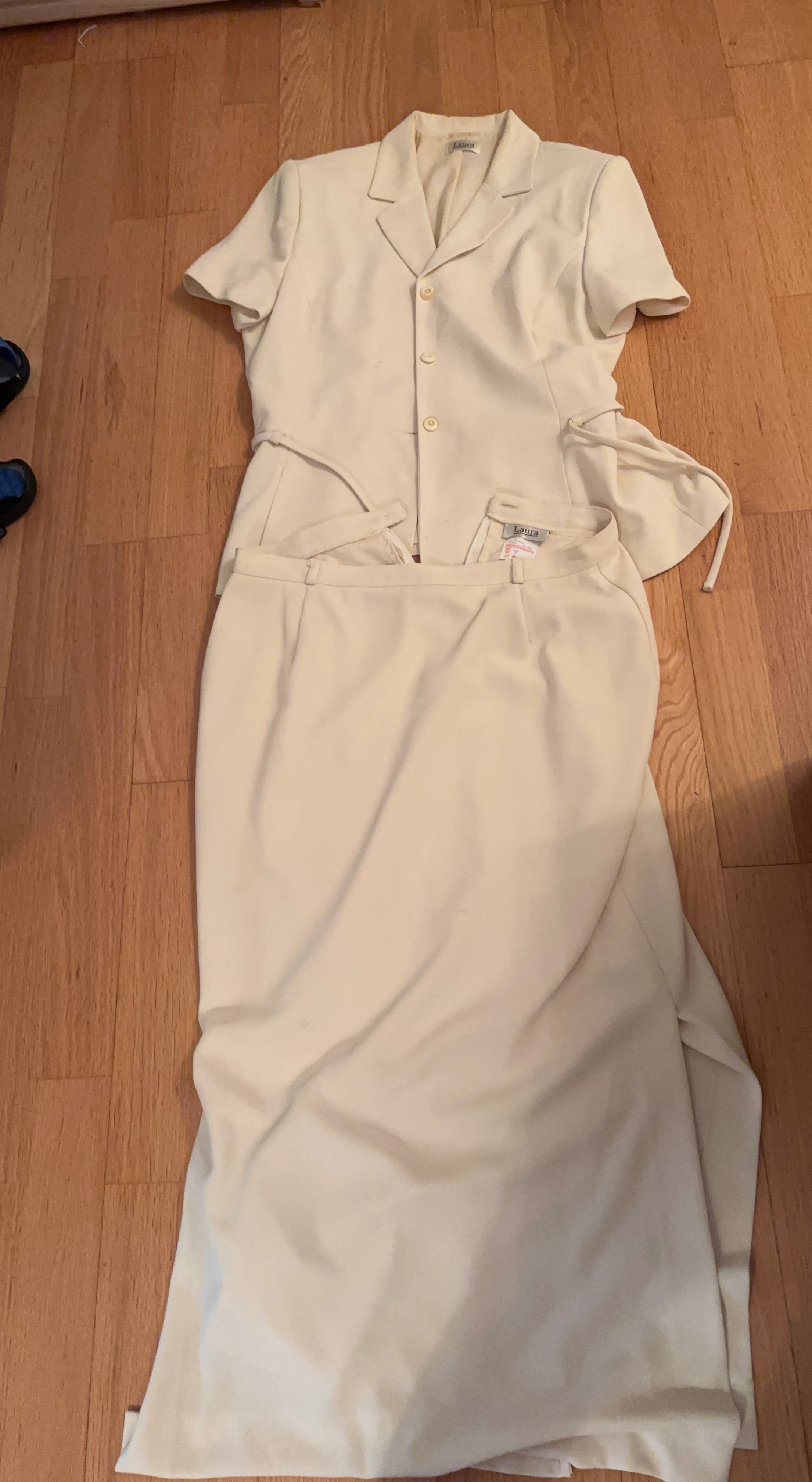 Laura Women's Skirt Suit Set Cream Size M