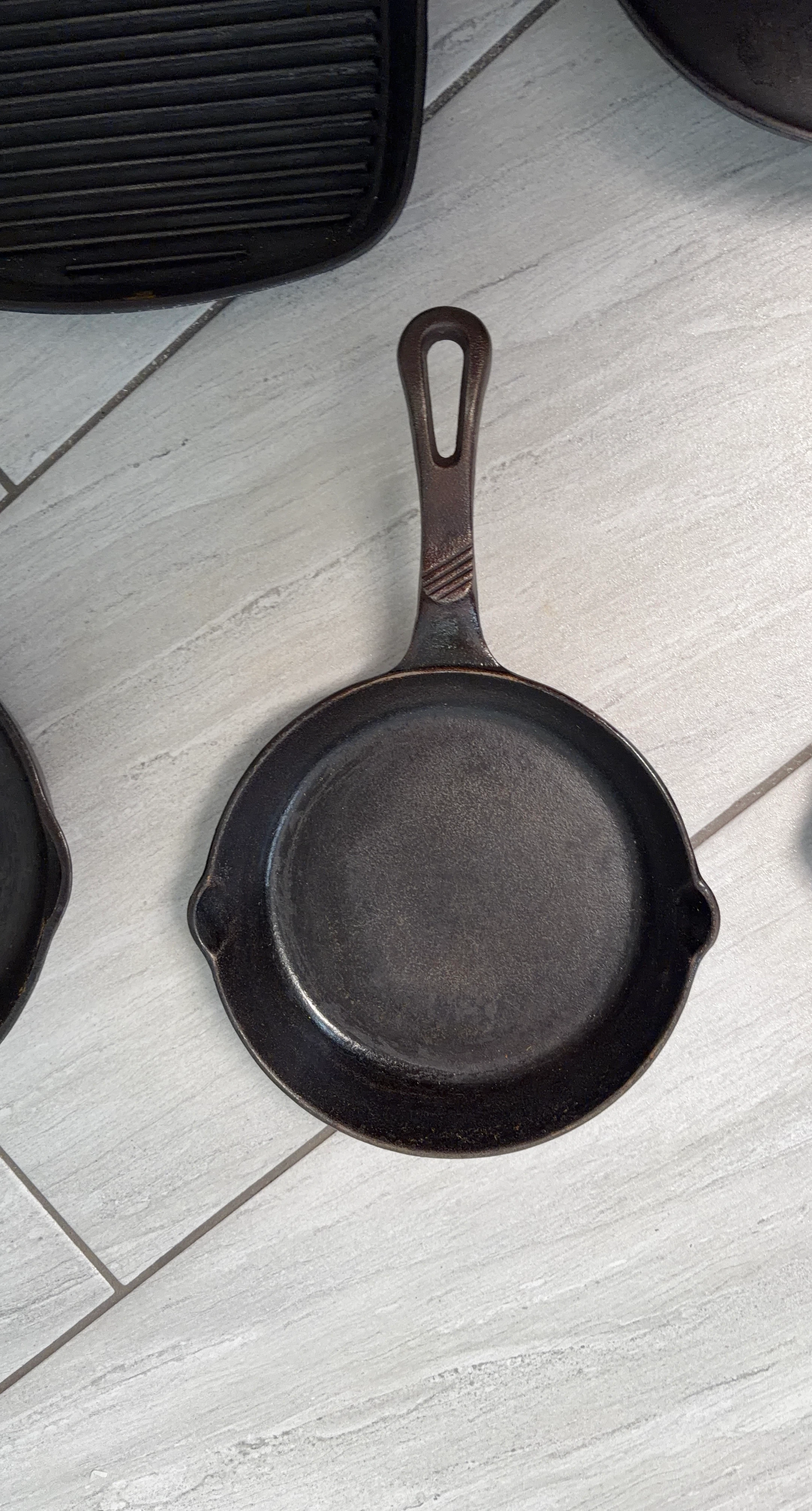 Keilen Ltd. Cast Iron Skillet