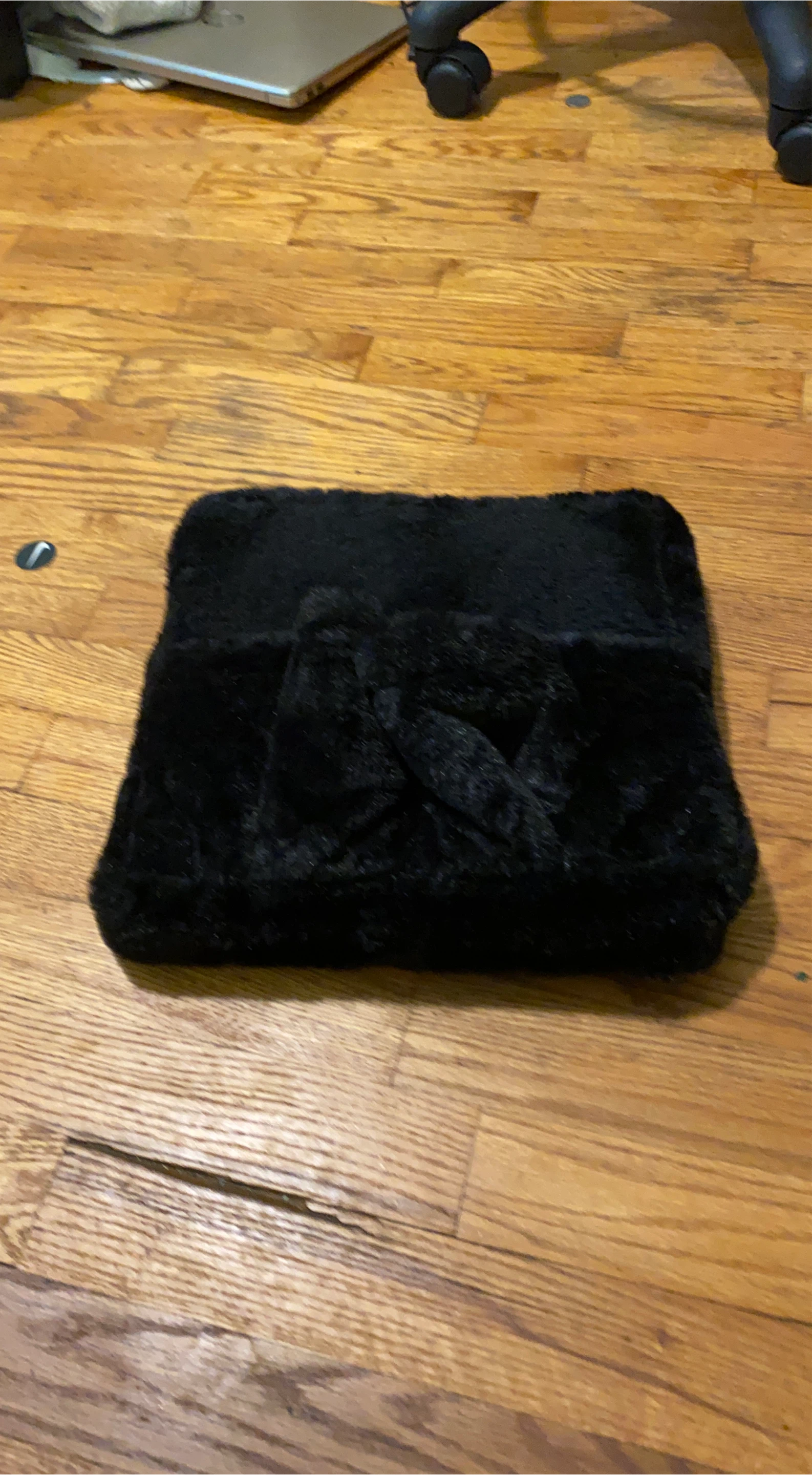 Black fur Foot massager