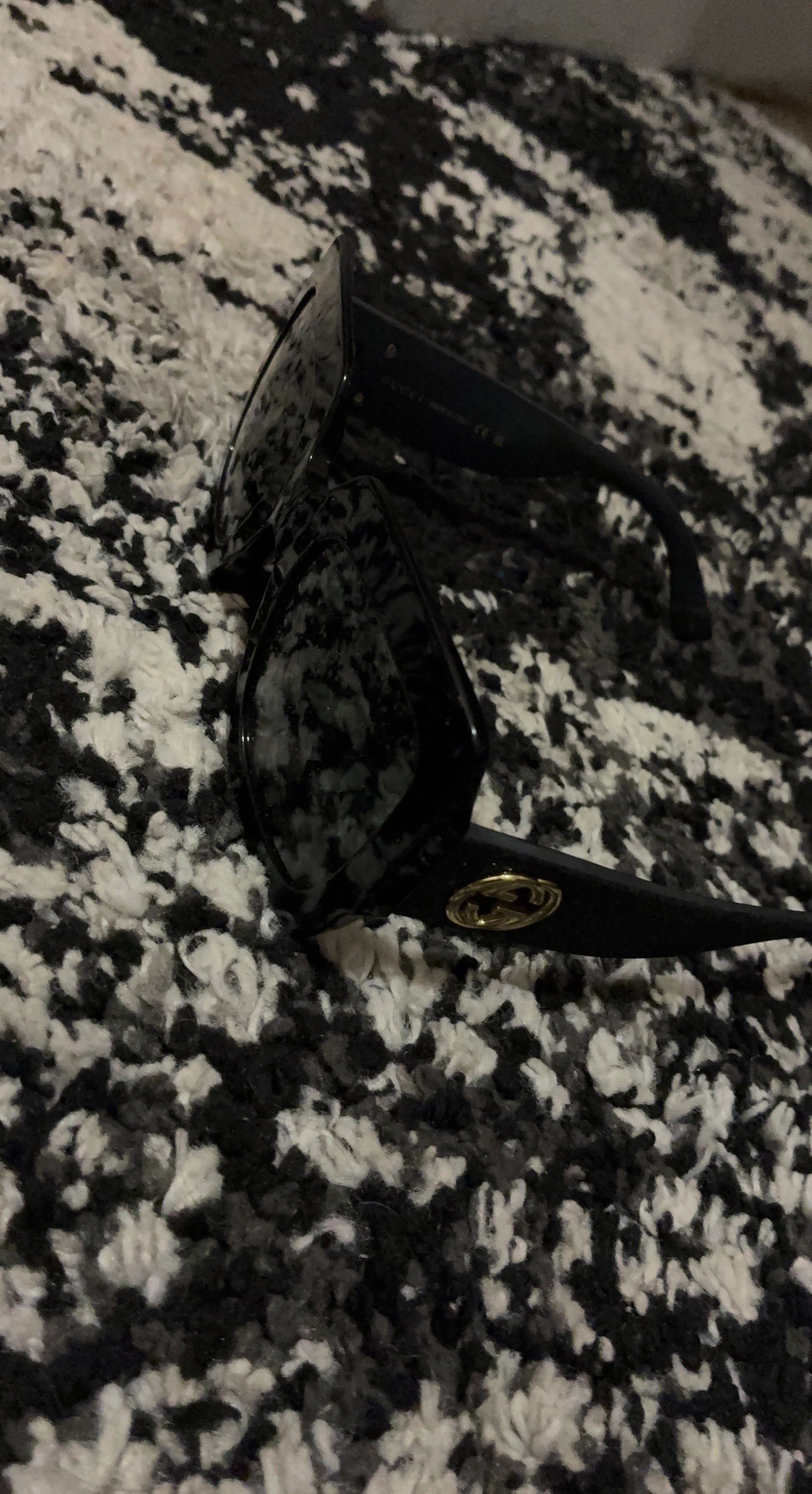 Gucci Black Acetate Cat-Eye Sunglasses