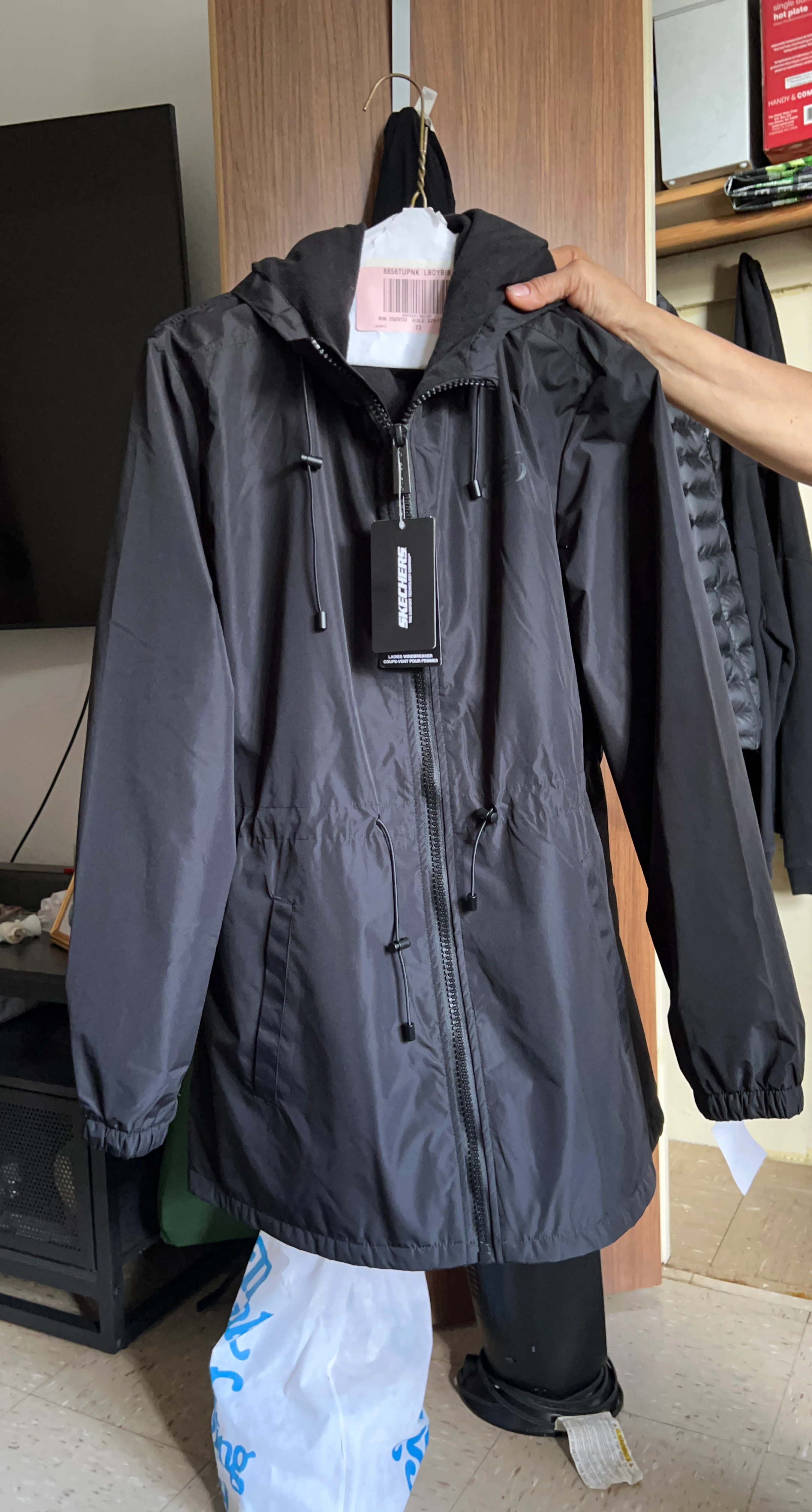 Skechers Black Hooded Windbreaker Jacket - Size Medium