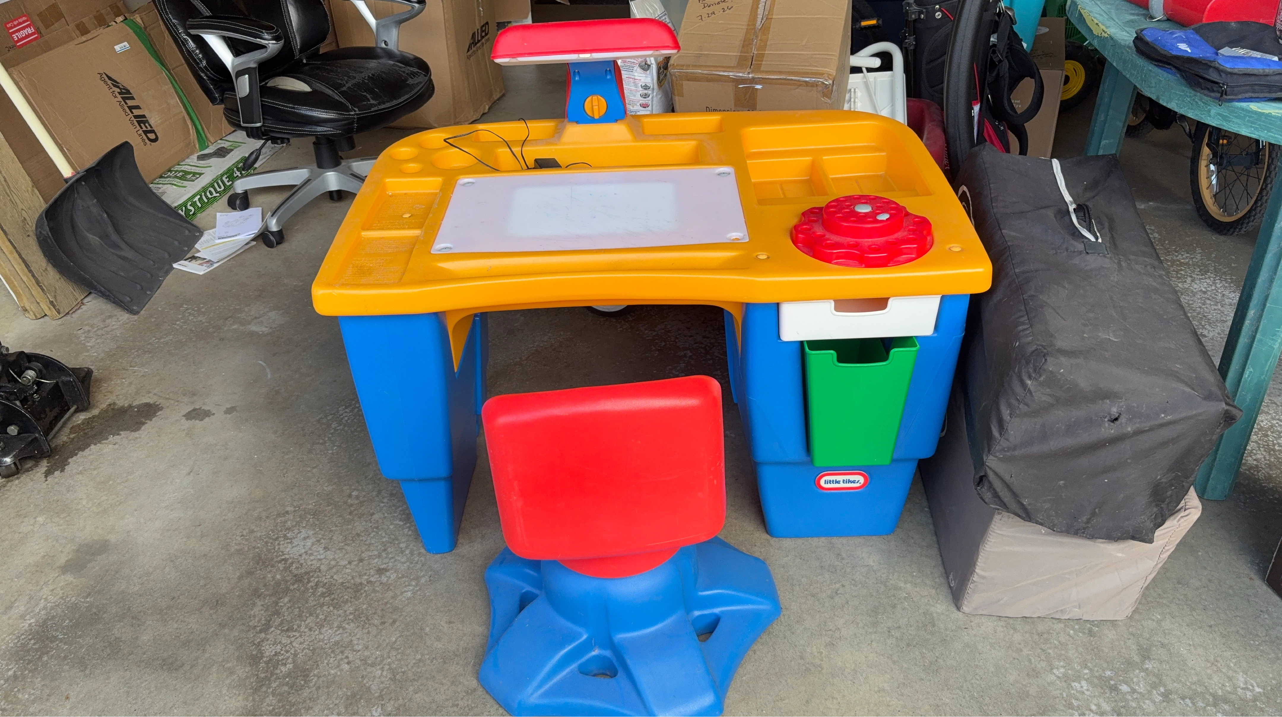 Little Tikes Art Desk with Chair