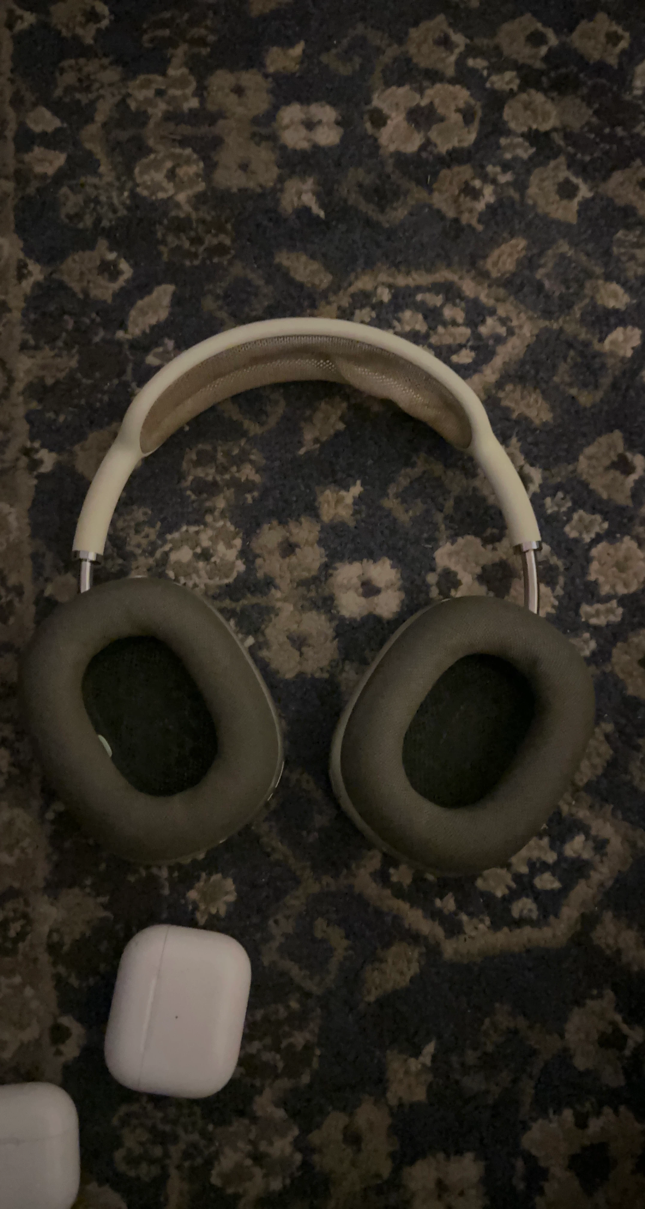 Apple AirPods Max Headphones