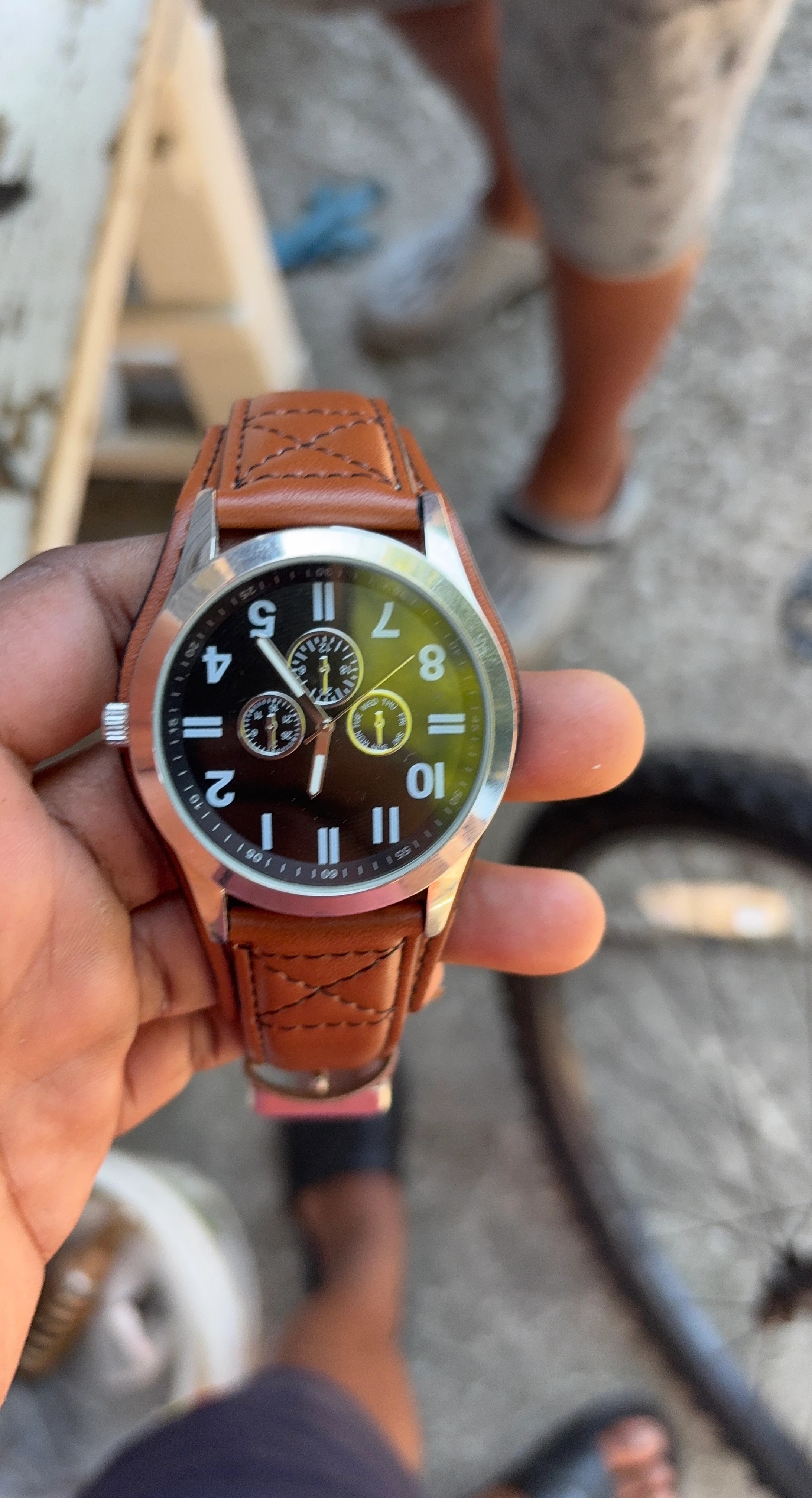Men's Analog Watch with Brown Leather Strap