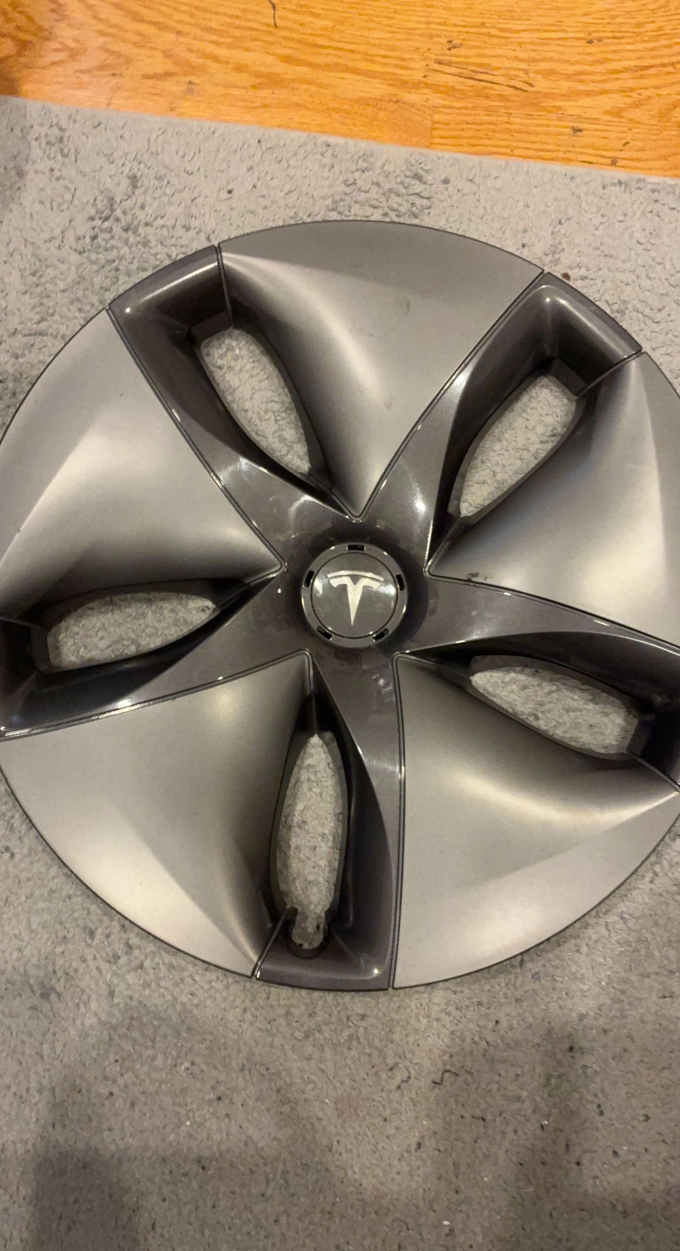 Tesla Model 3 Hubcap