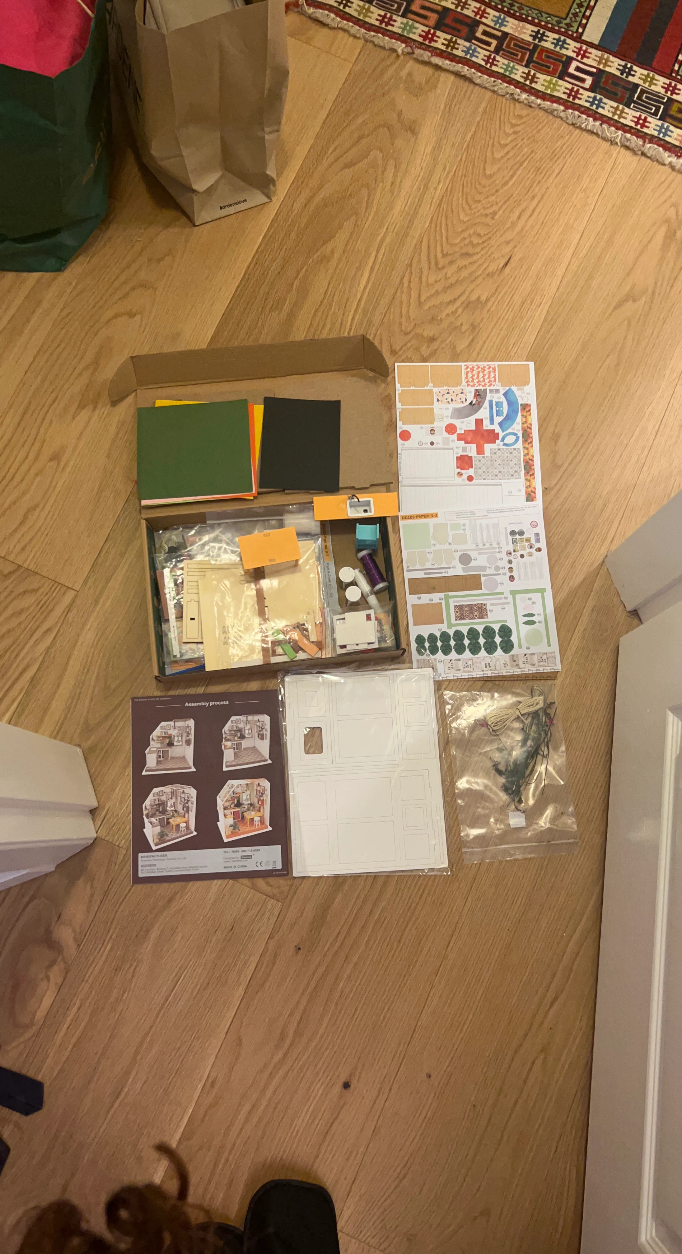 Jason's Kitchen DG105 Miniature Dollhouse Kit - photo 3