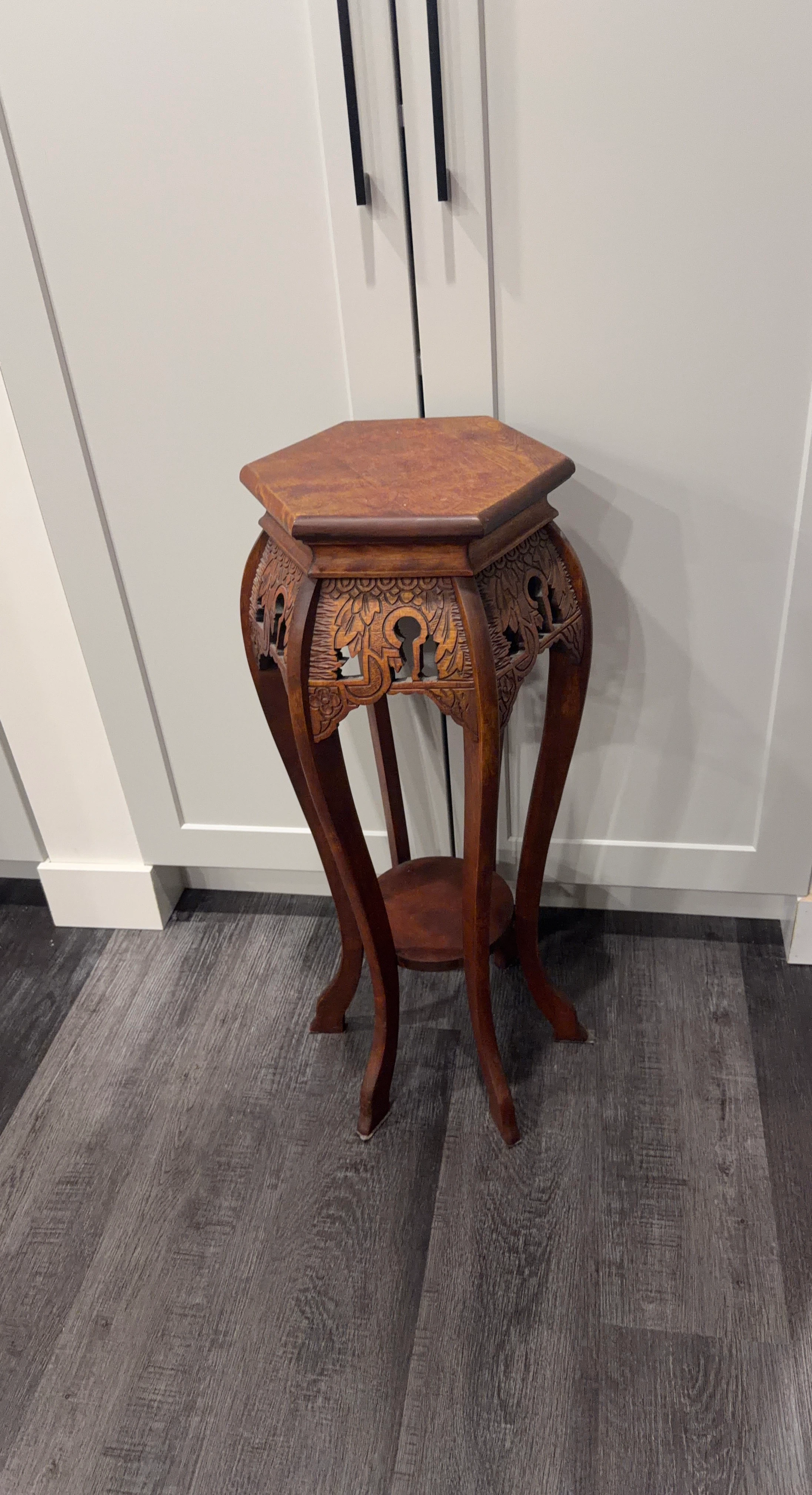 Victorian Anglo-Indian Carved wooden stand