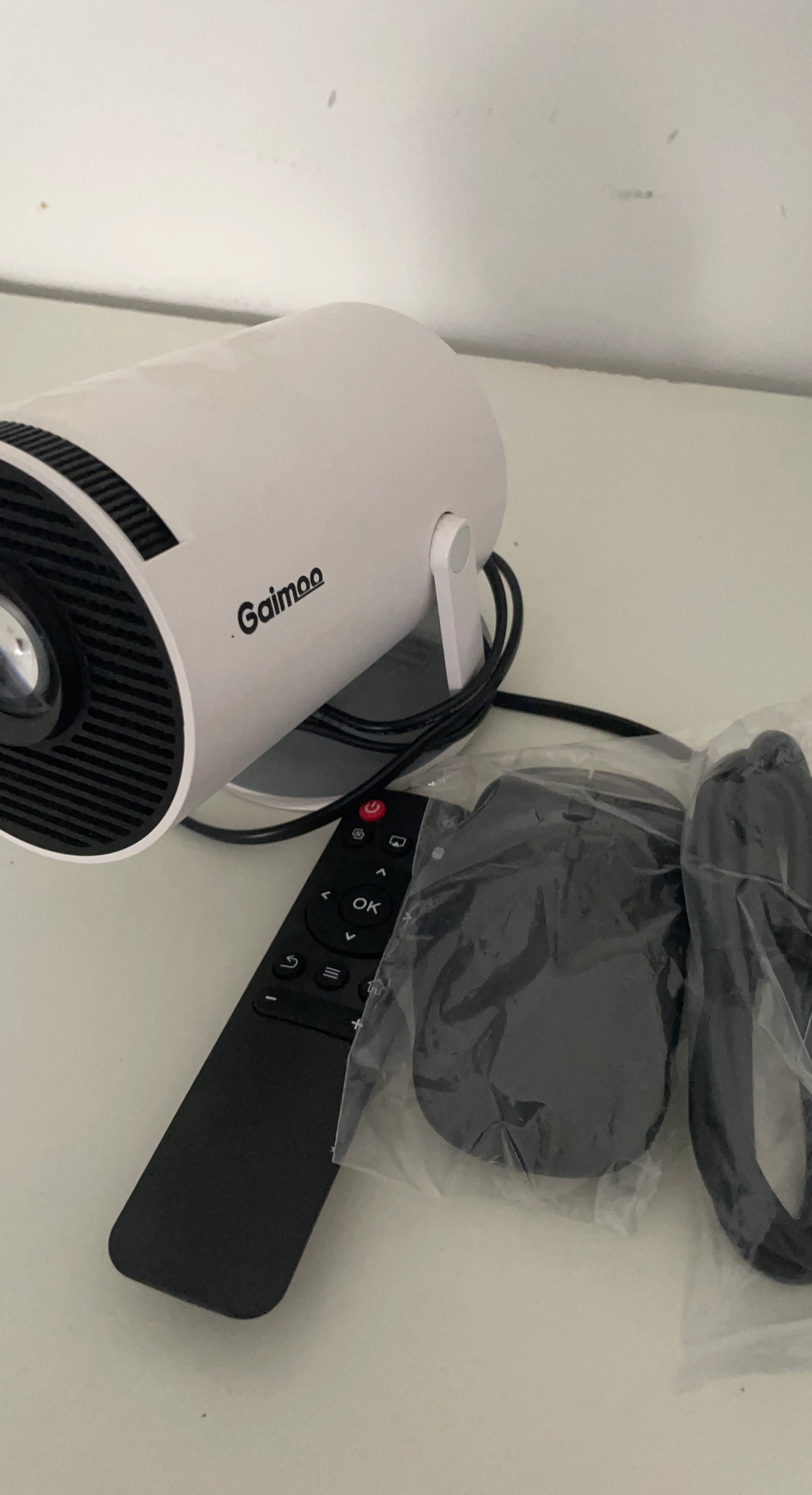 Gaimoo Portable Projector