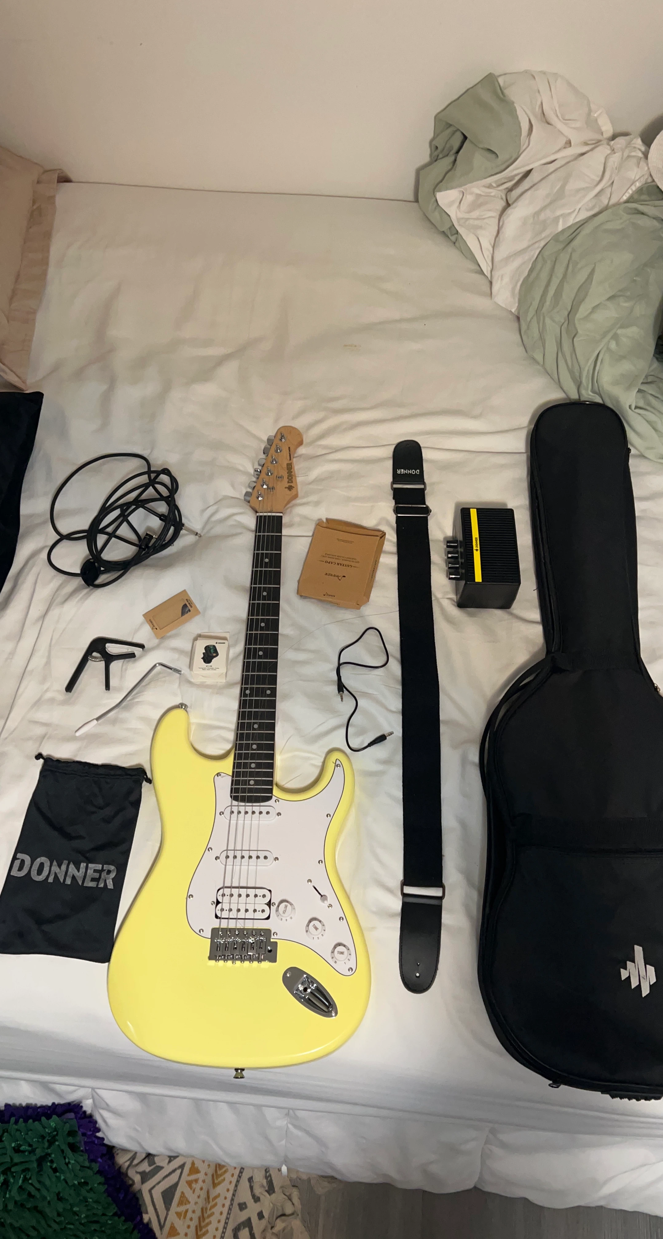 Donner Electric Guitar Starter Pack - Yellow