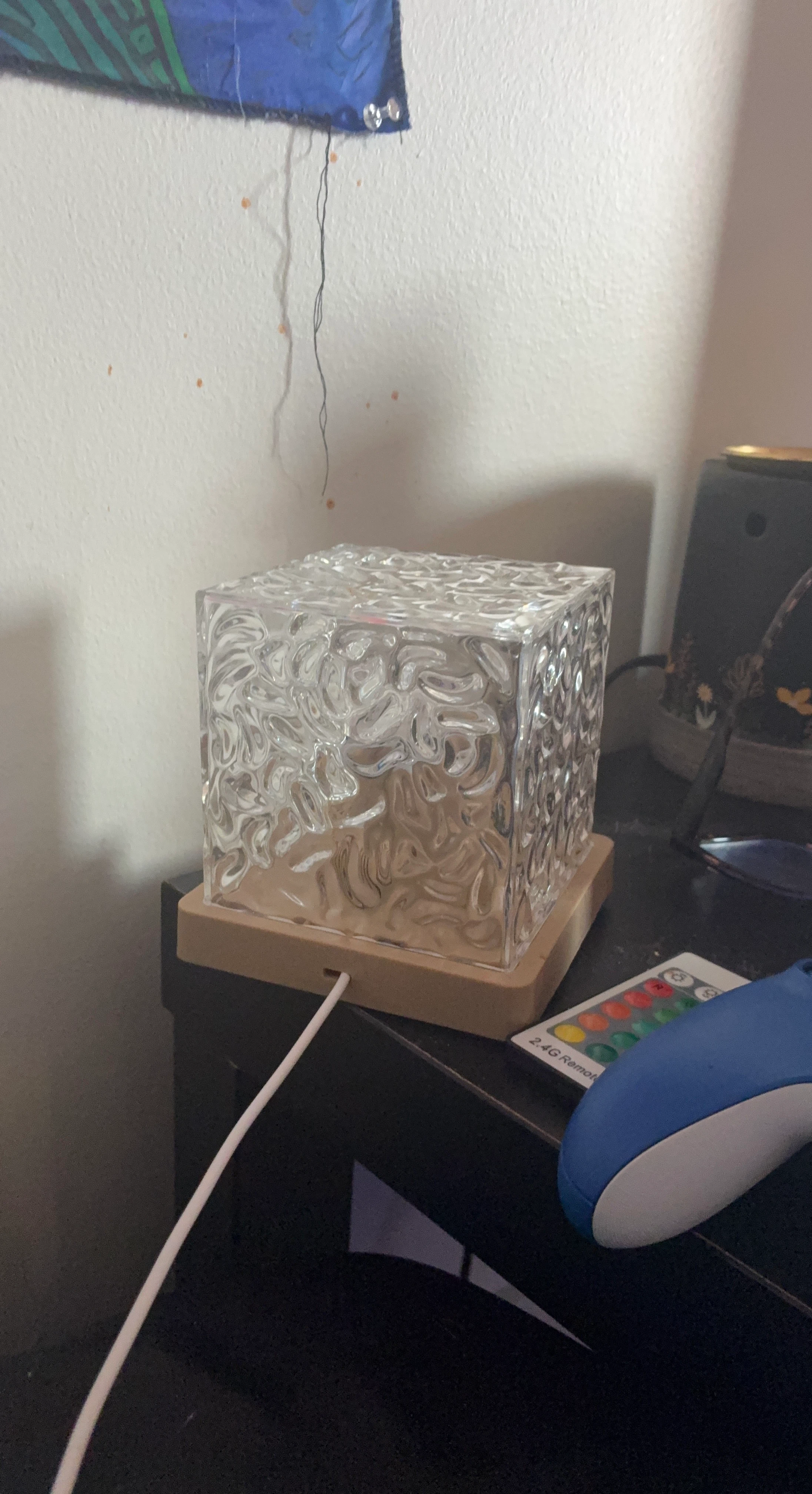 Cube Shaped Accent Lamp with Remote