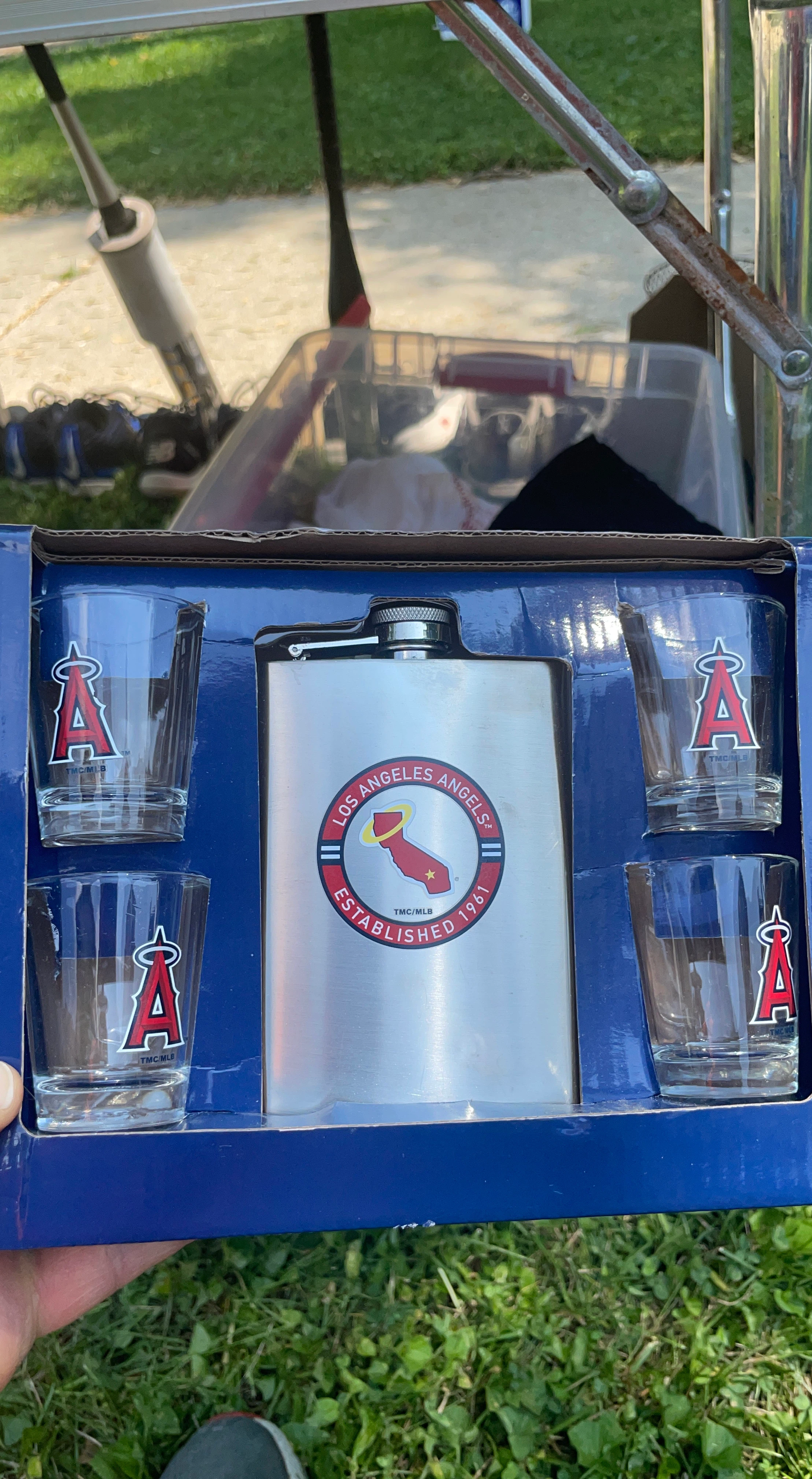 Los Angeles Angels Flask and Shot Glasses Set