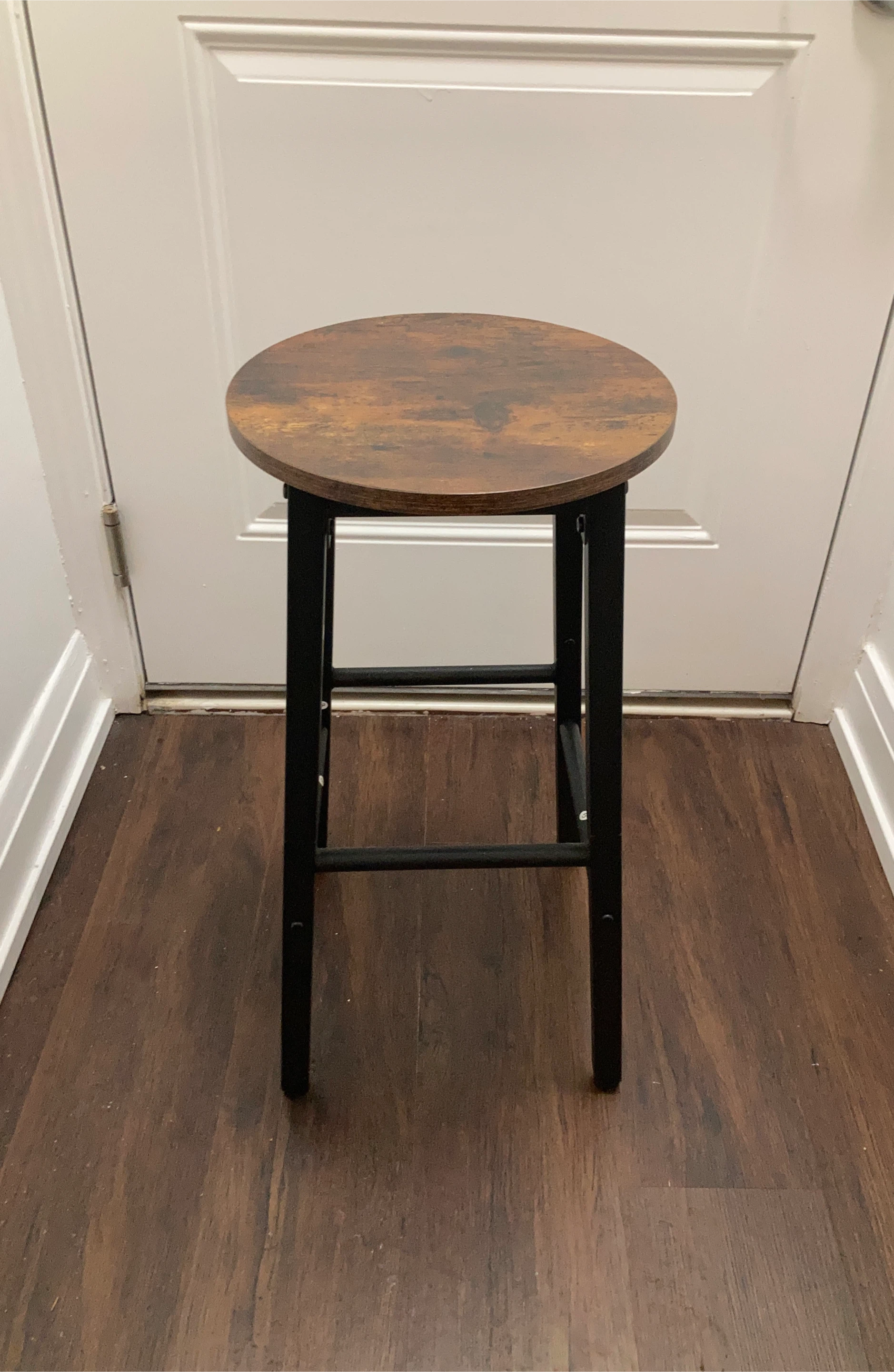 Round Top Bar Stool