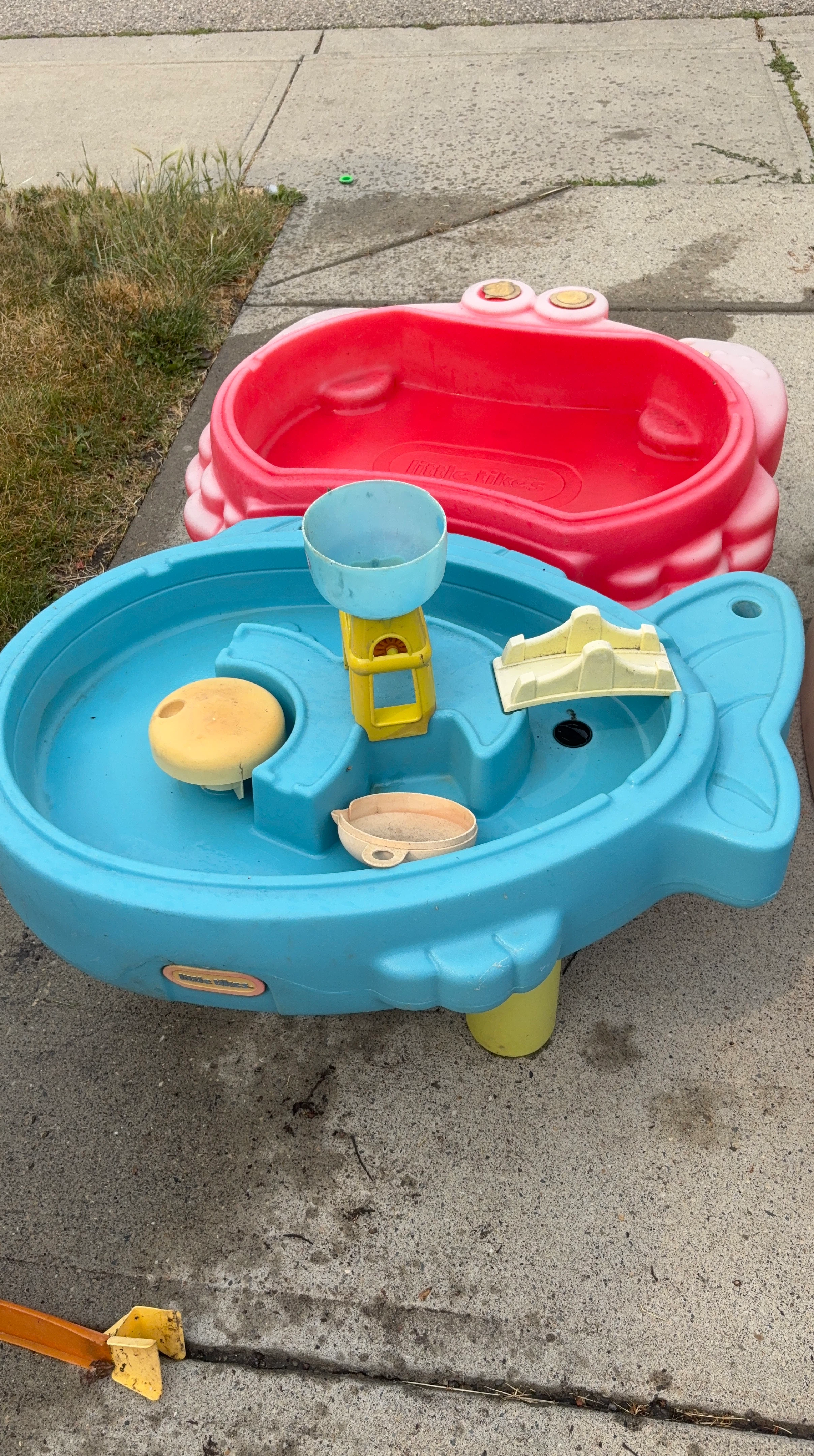 Little Tikes Water Table and Sandbox Combo