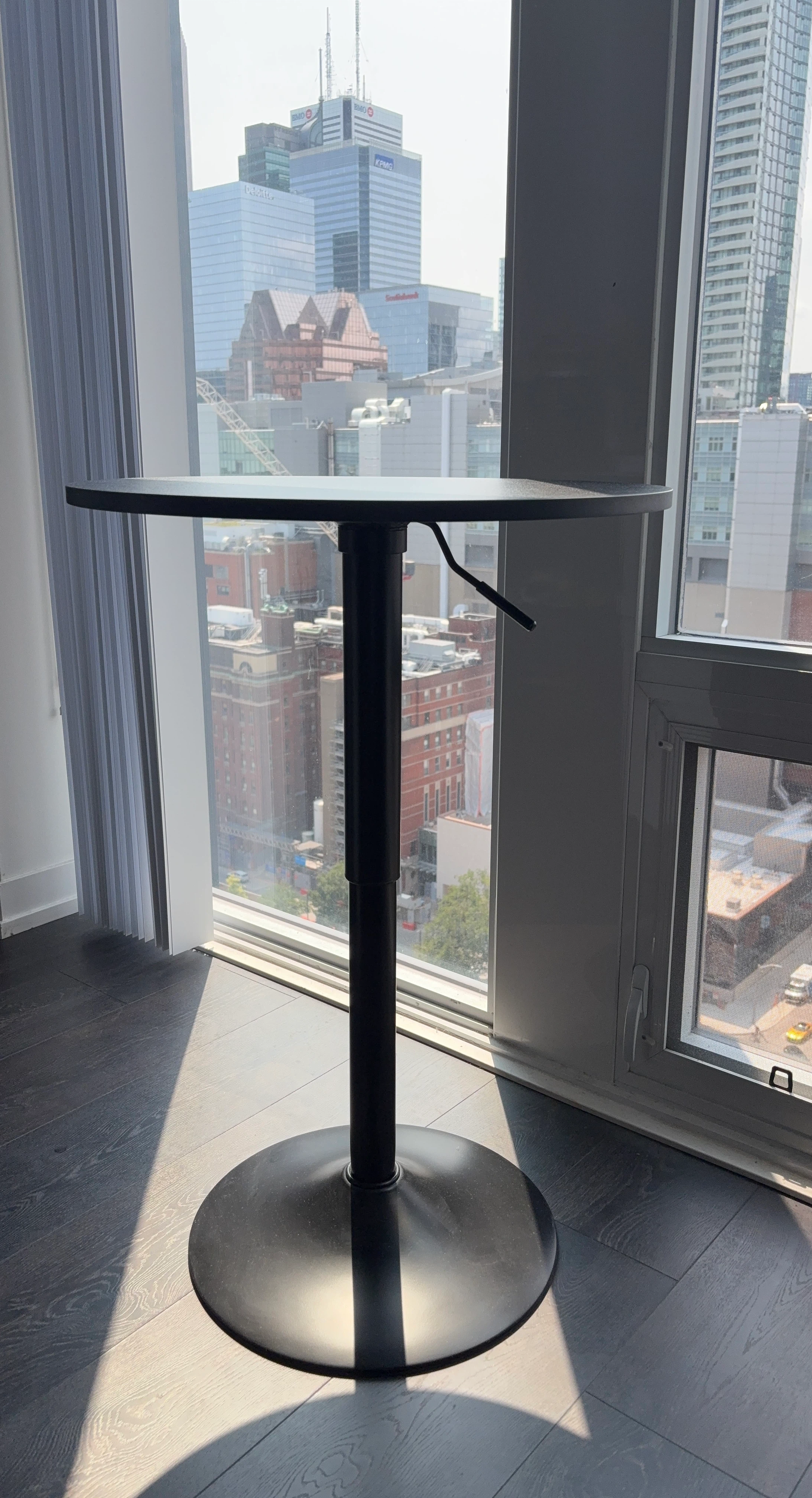 Adjustable Height Round Bar Table