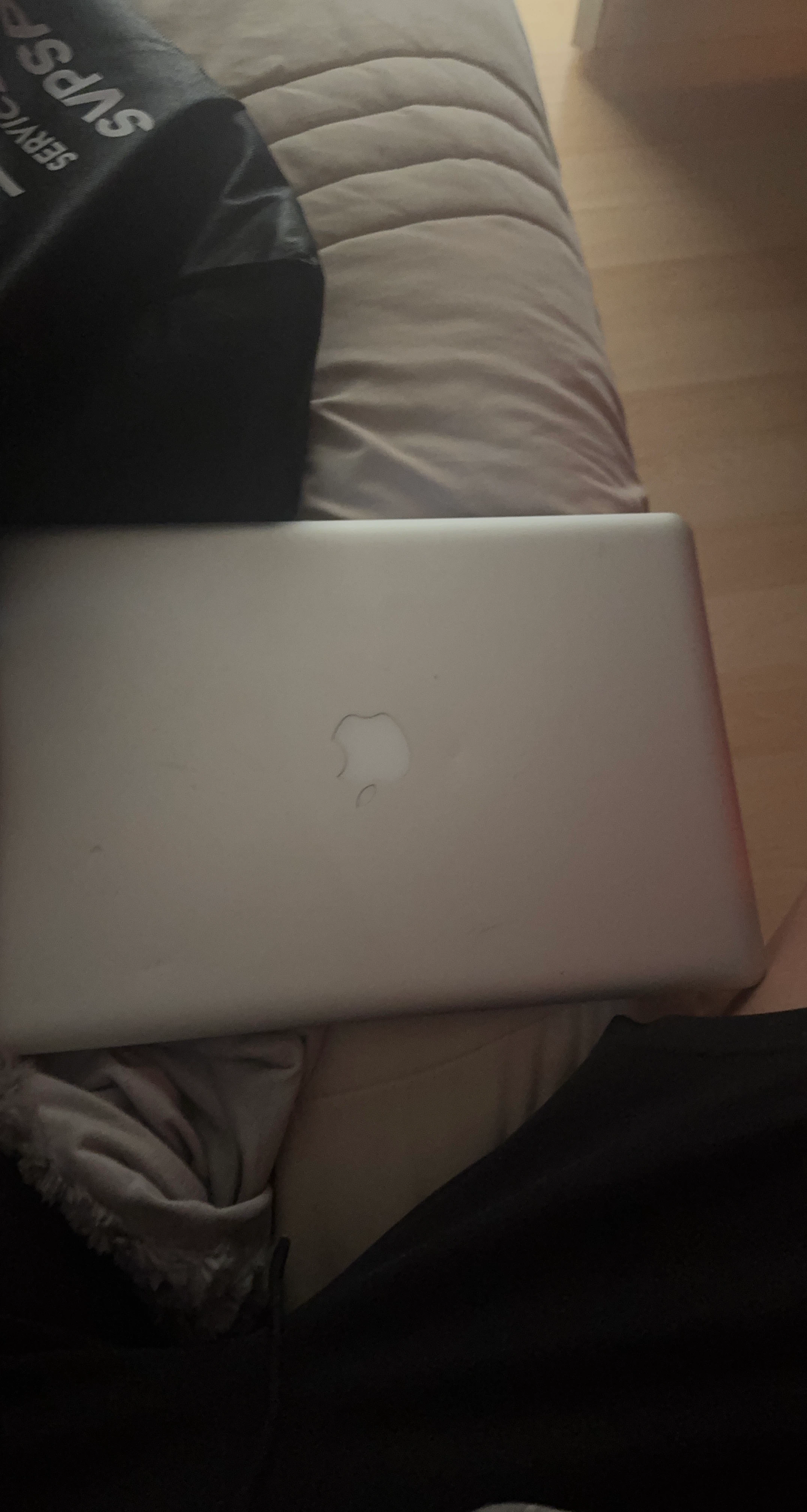 Apple MacBook Pro Laptop